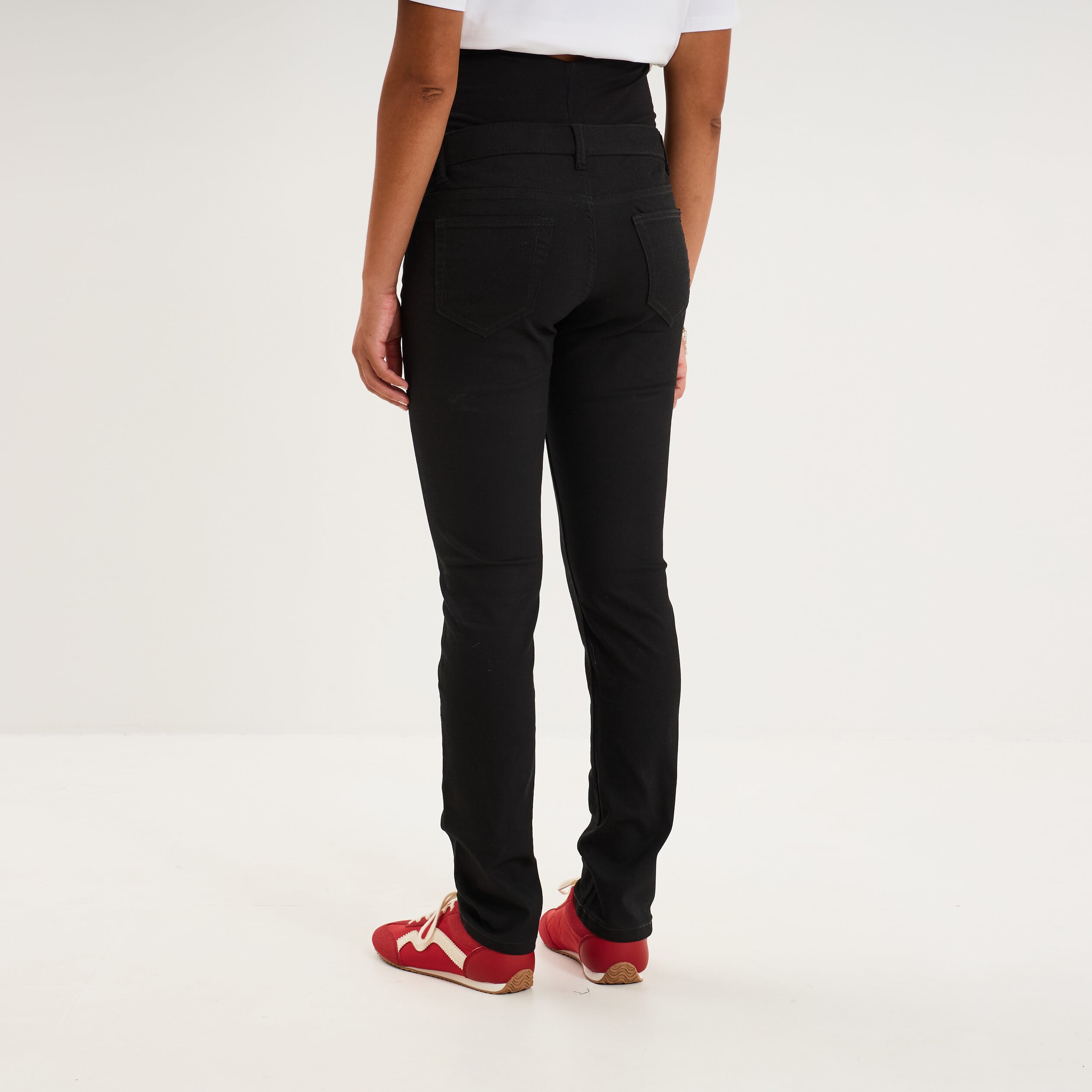 Pantalon slim grossesse avec bandeau noir femme maternit&eacute;