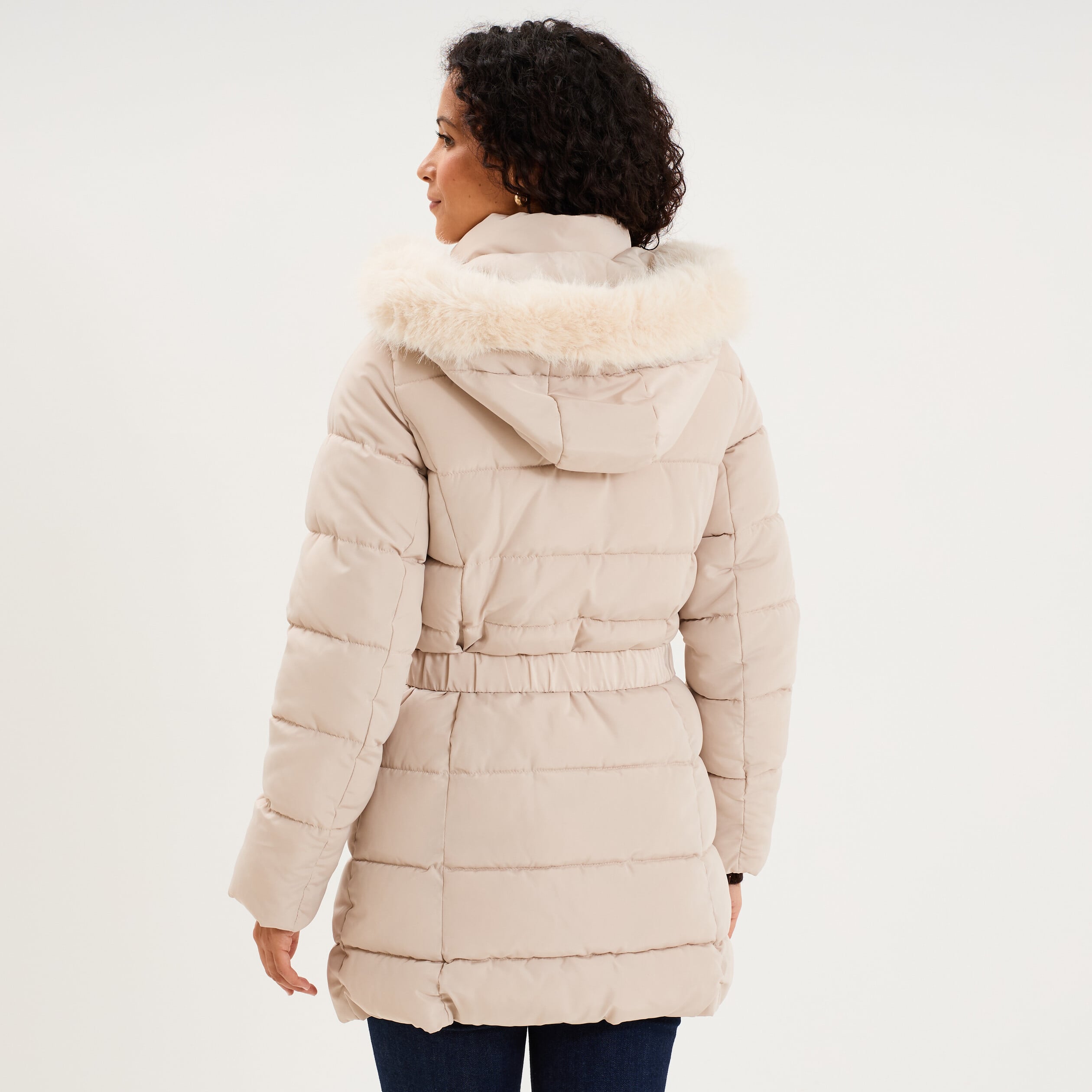 Doudoune mi-longue ceintur&eacute;e &agrave; capuche beige femme