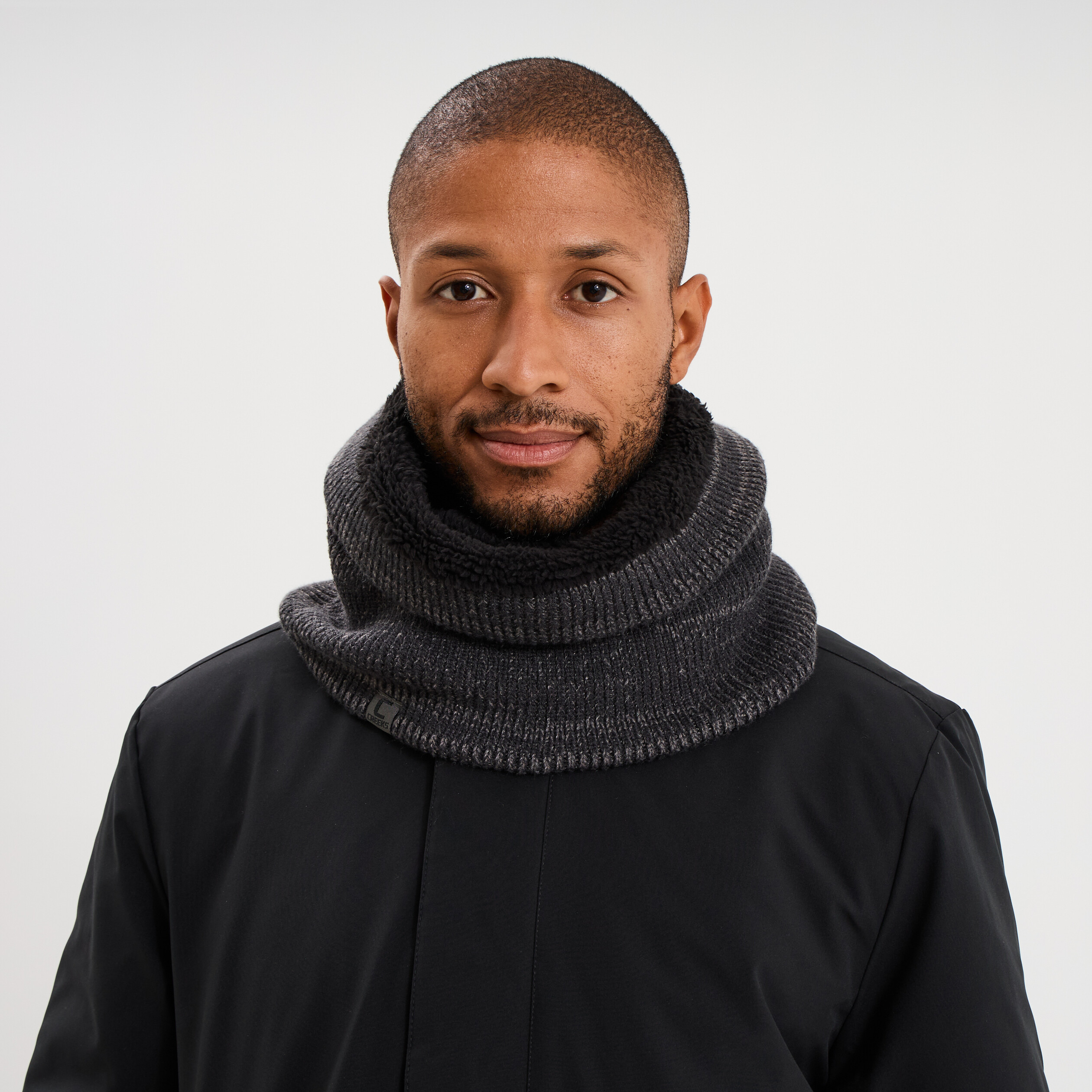 Tour de cou tricot&eacute; doubl&eacute; gris fonc&eacute; homme
