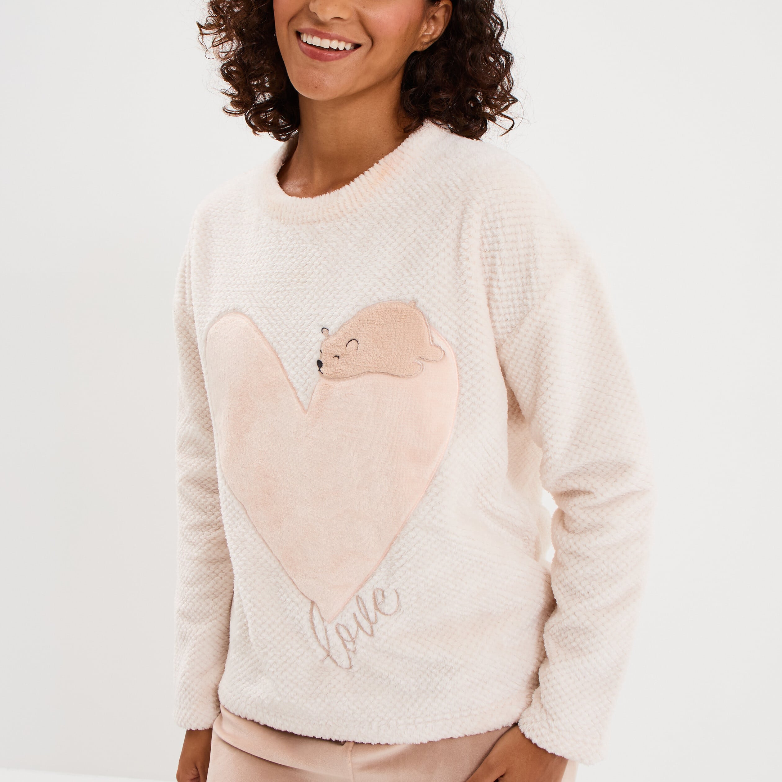 Ensemble pyjama pantalon et t-shirt creme femme