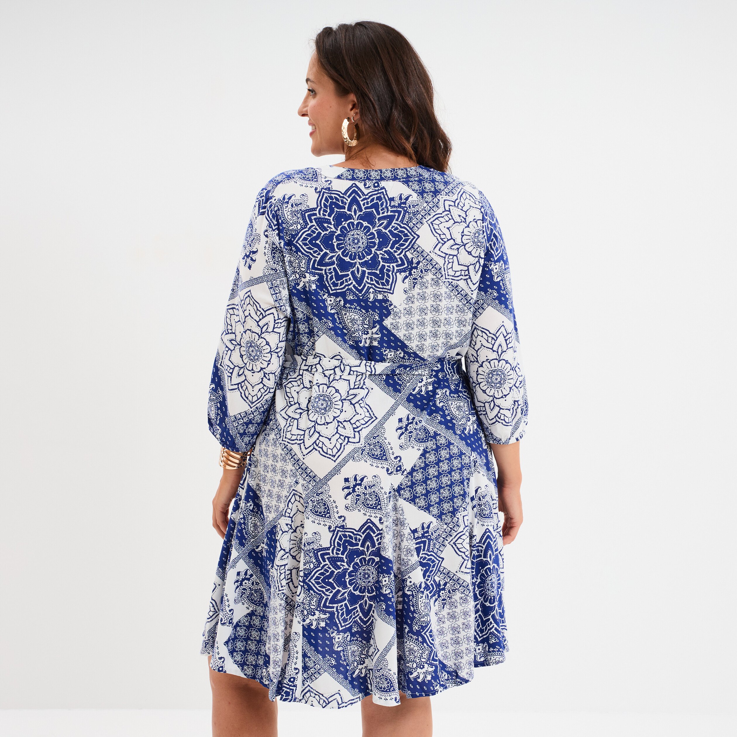 robe fluide evasee col tunisien bleu femmegt Robe fluide évasée col tunisien bleu femme grande taille