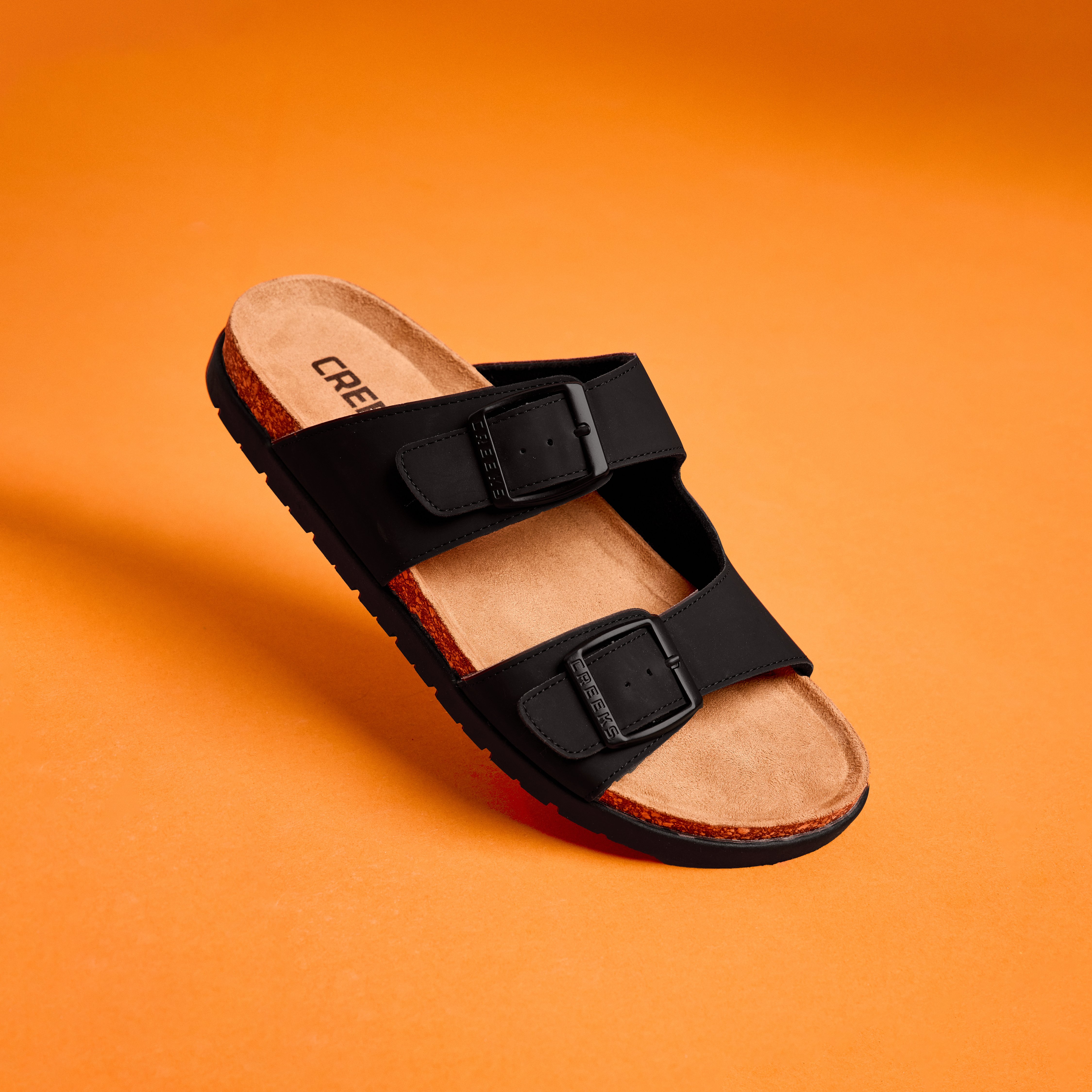 Sandales avec boucles noir gar&ccedil;on