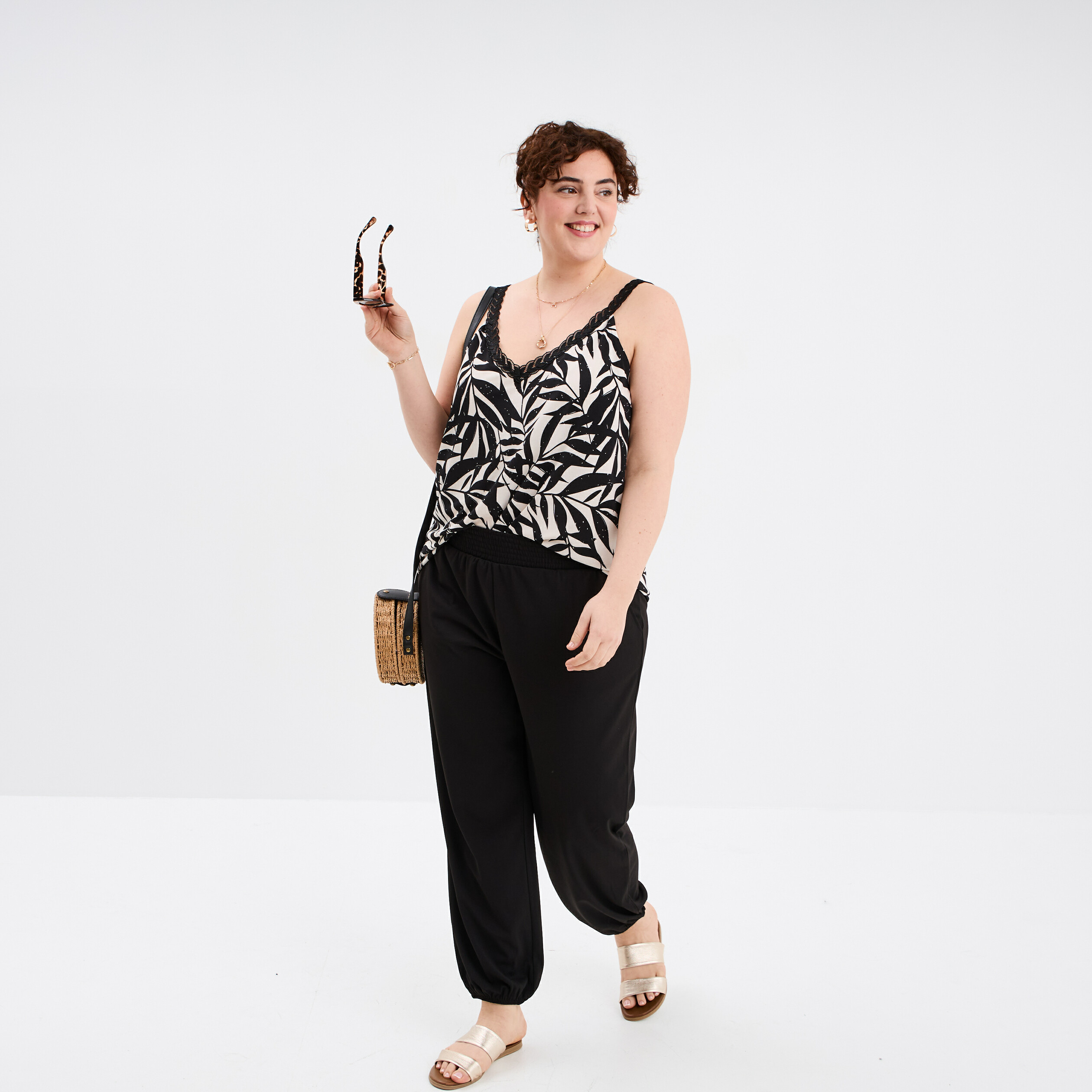debardeur col v bretelle macramee ecru femmegt Débardeur col V bretelle macramée ecru femme grande taille