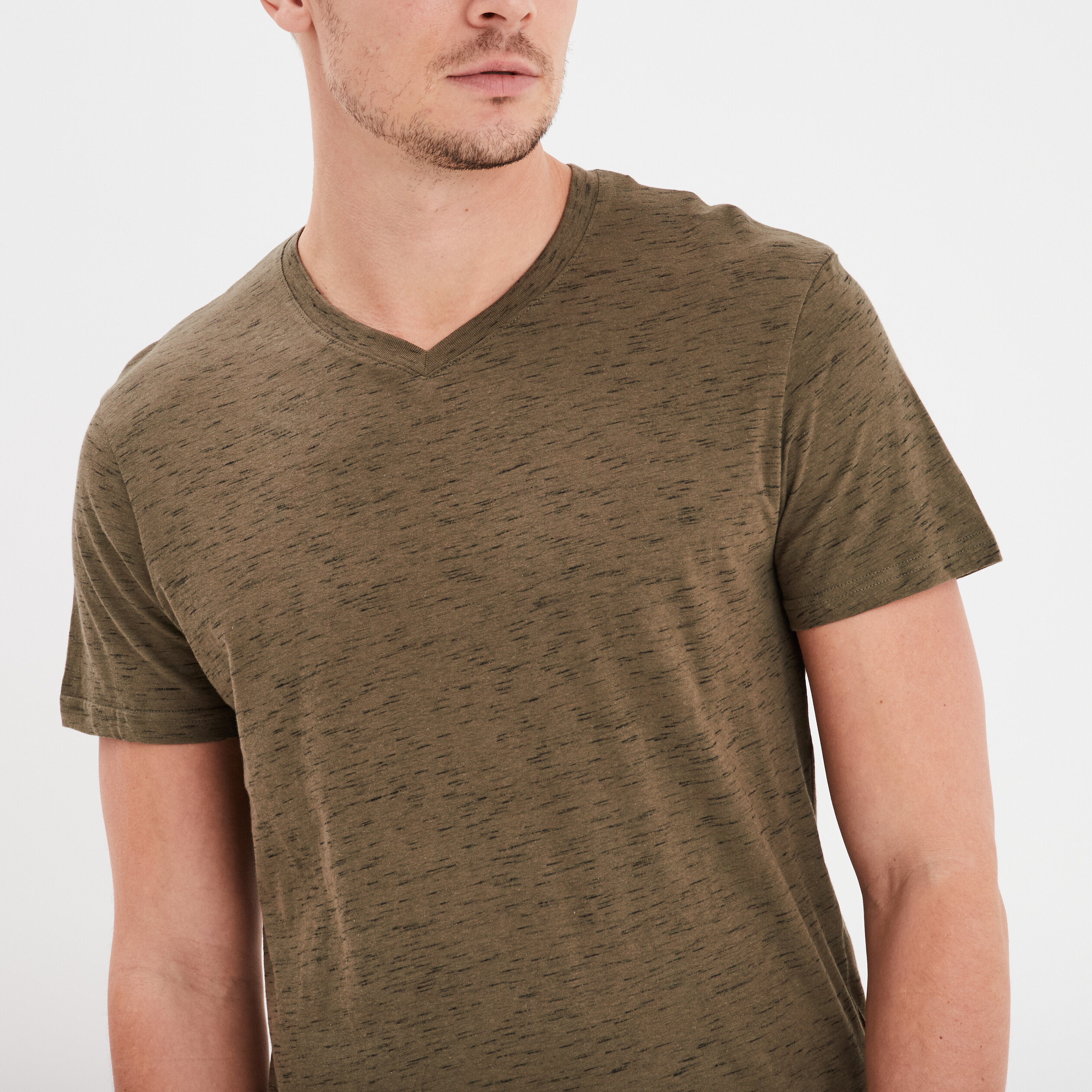 t shirt droit col en v liberto vert kaki homme T-shirt droit col en V Liberto vert kaki homme