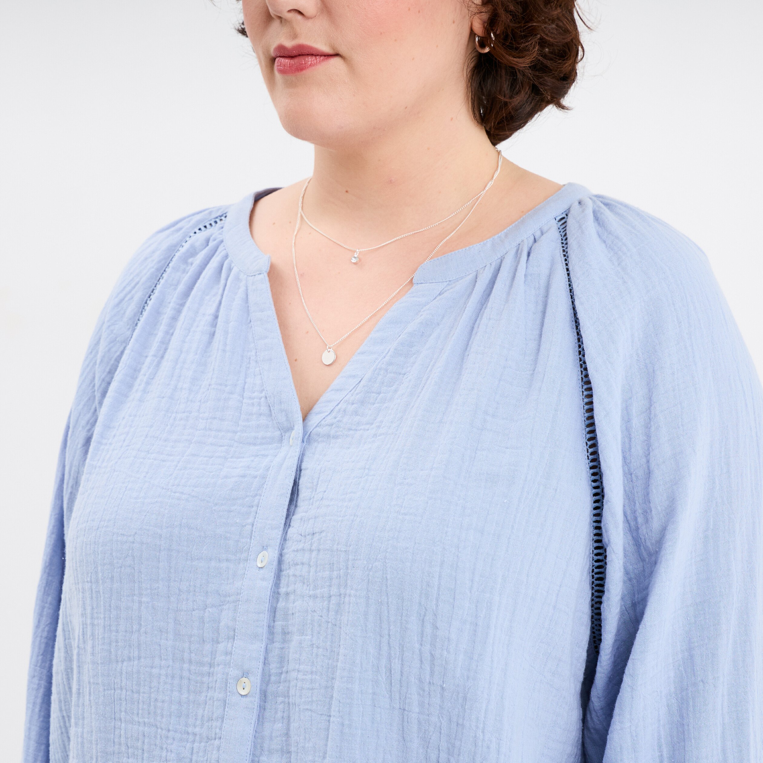 blouse manches longues gaze de coton bleu clair femmegt Blouse manches longues gaze de coton bleu clair femme grande taille