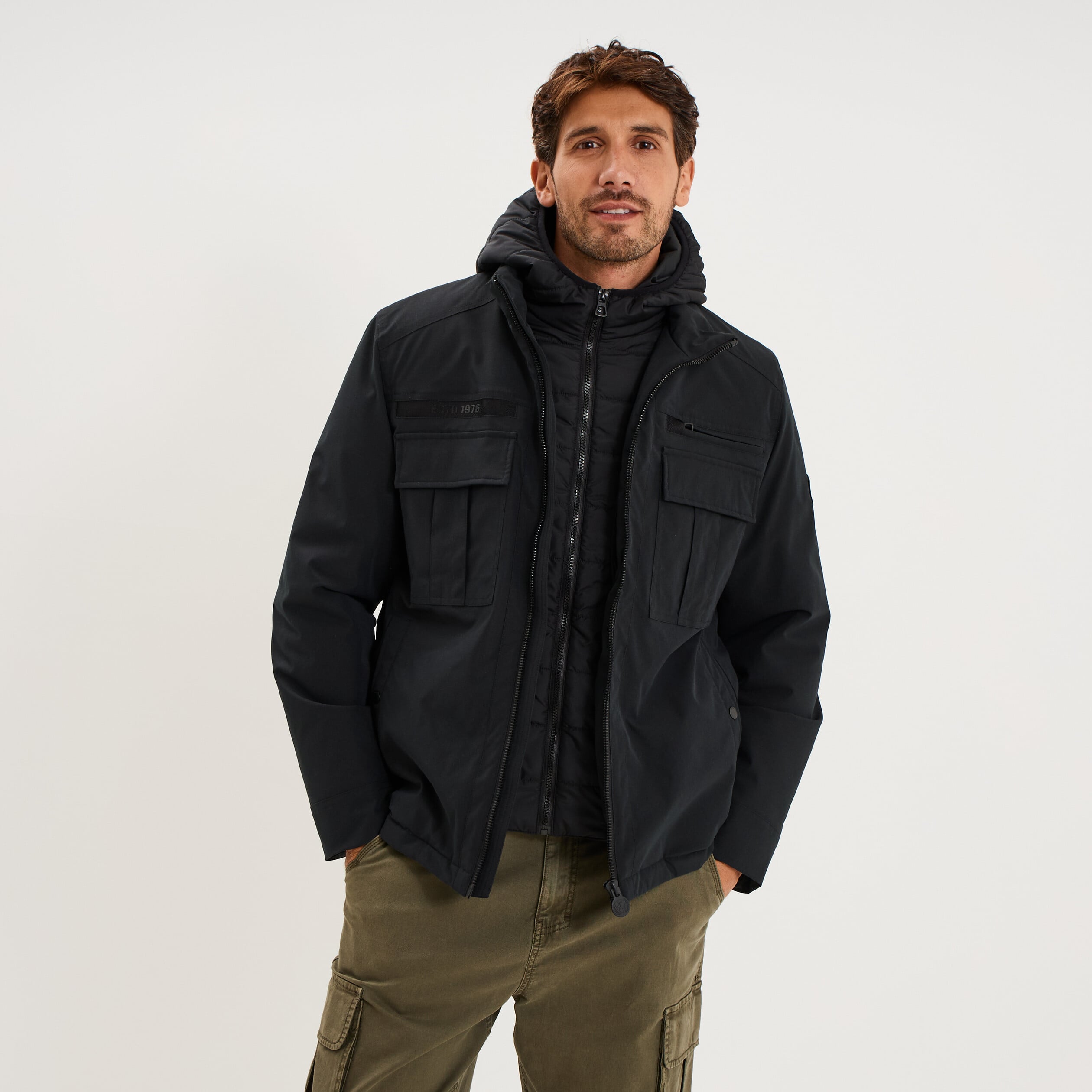 Parka courte d&eacute;perlante &agrave; capuche noir homme