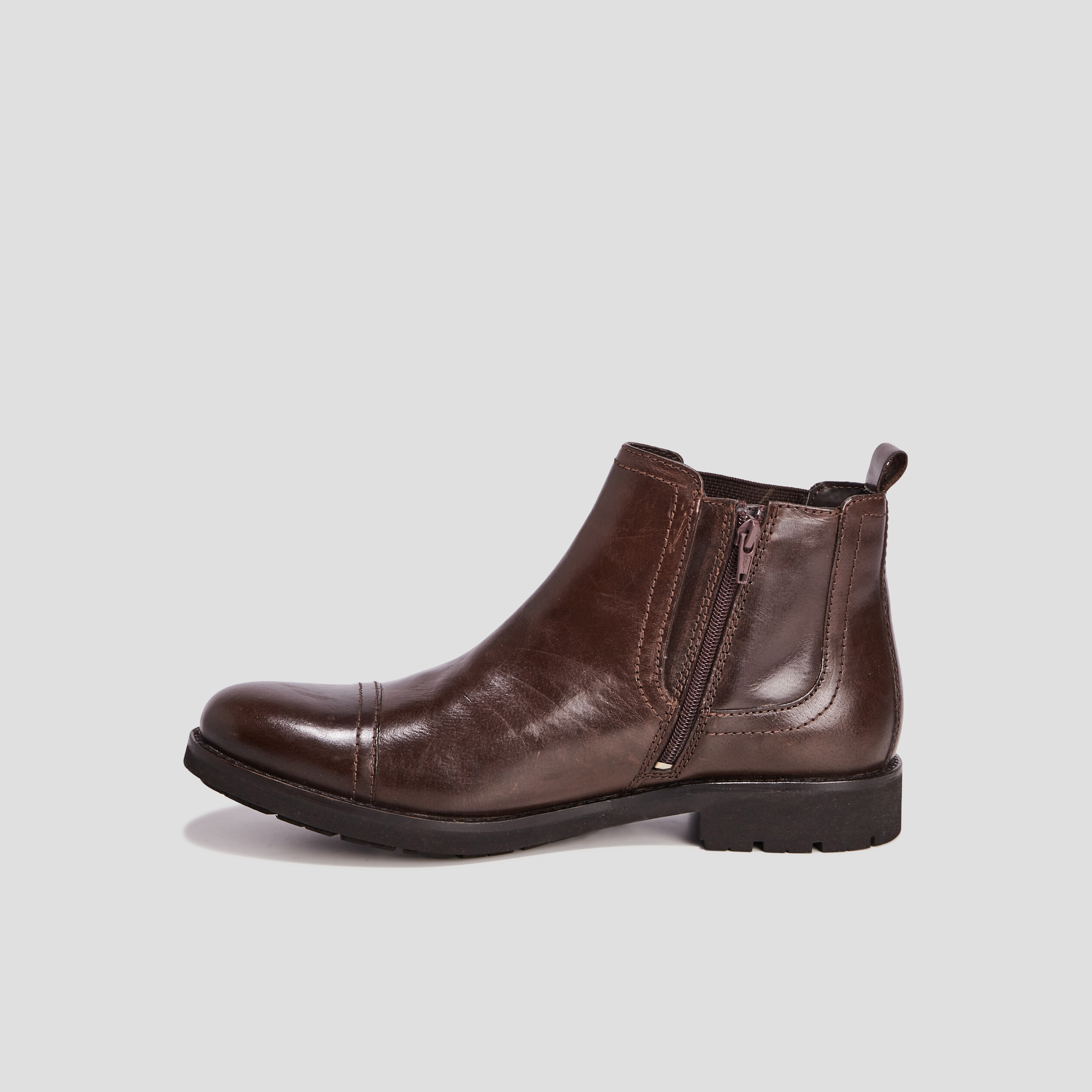 bottines chelsea en cuir a bout rond marron homme Bottines chelsea en cuir à bout rond marron homme