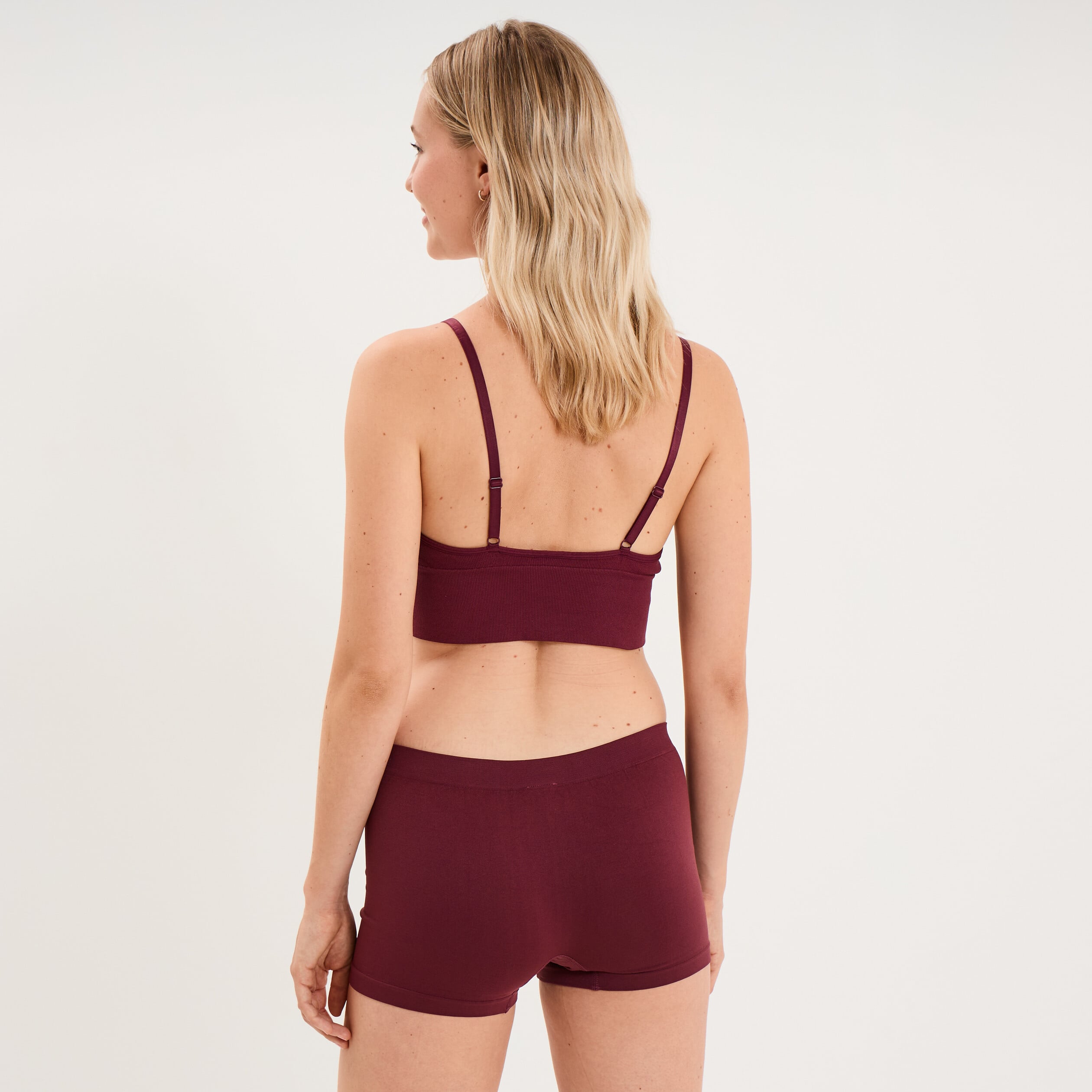 Brassi&egrave;re c&ocirc;tel&eacute;e padd&eacute;e sans armature prune femme