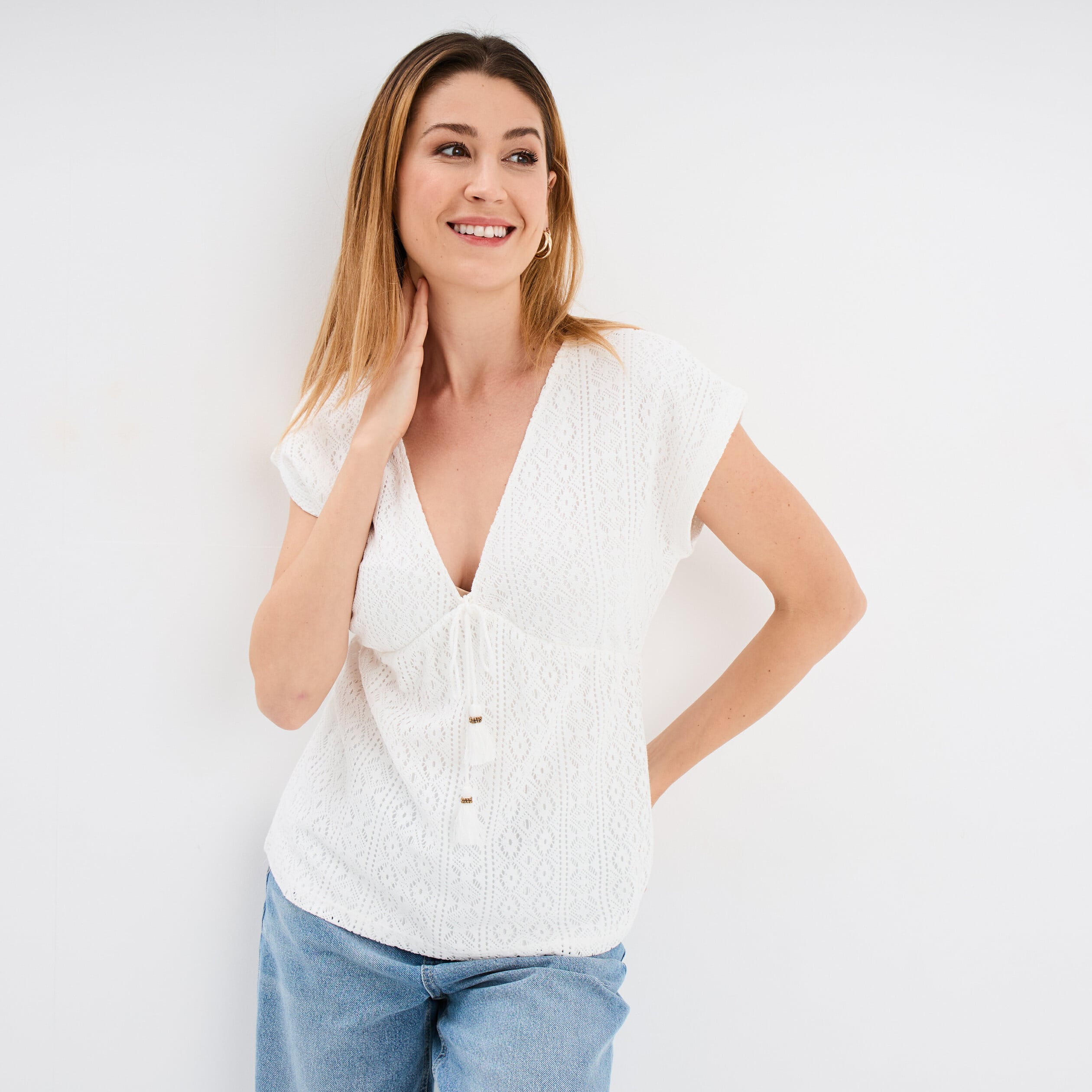 T-shirt dentelle col en V noeud blanc femme