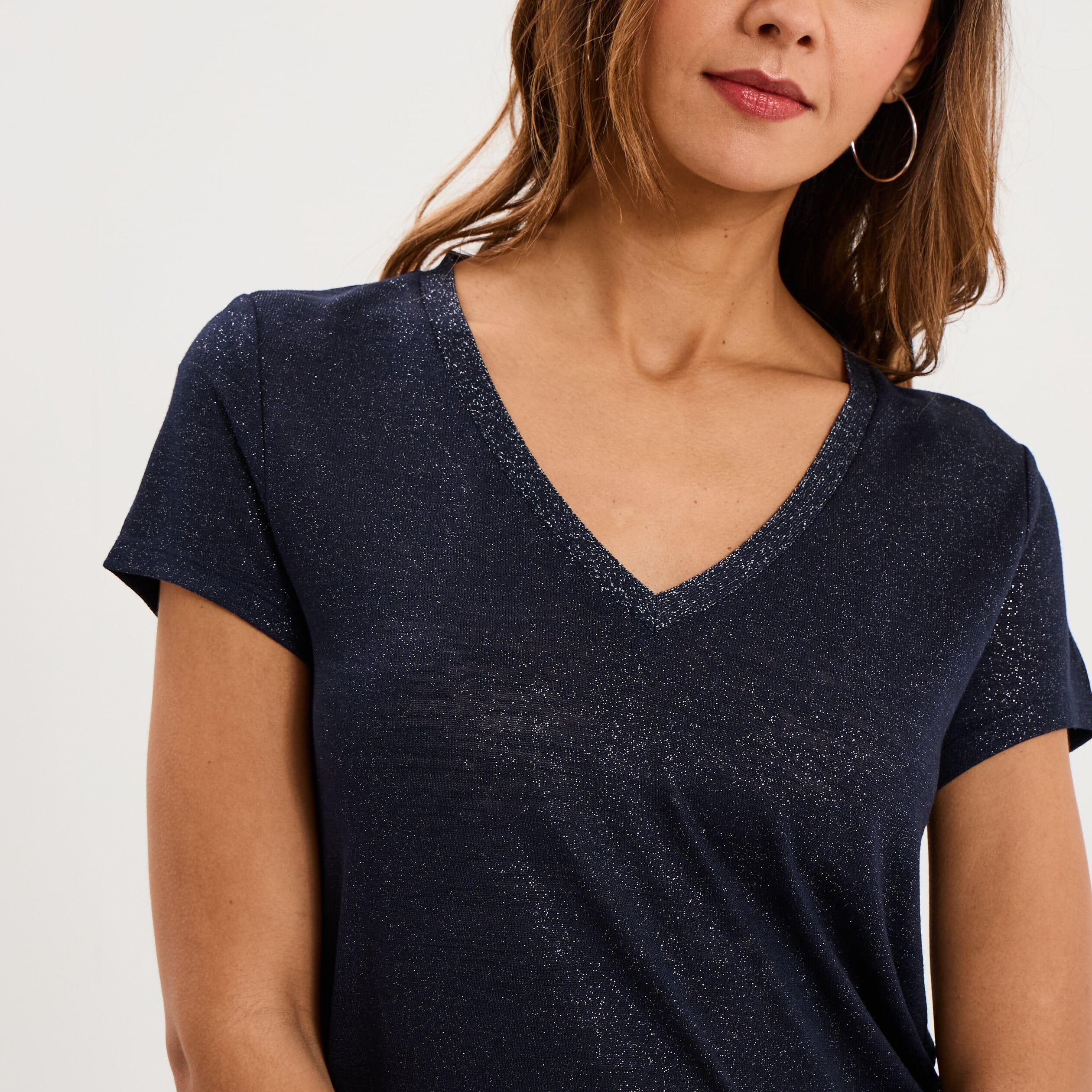 T-shirt col en V manches courtes bleu fonc&eacute; femme