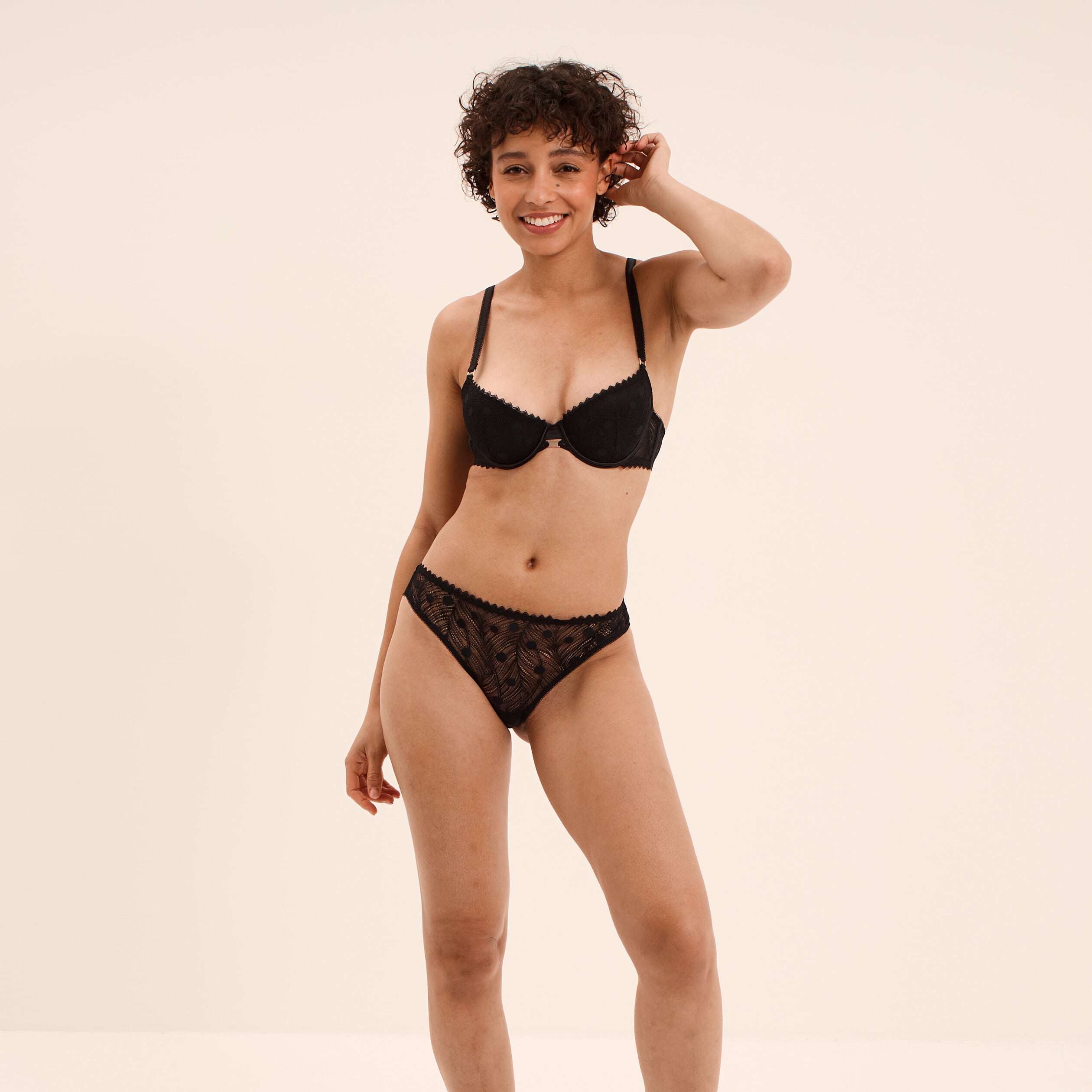 Soutien-gorge corbeille padd&eacute; noir femme