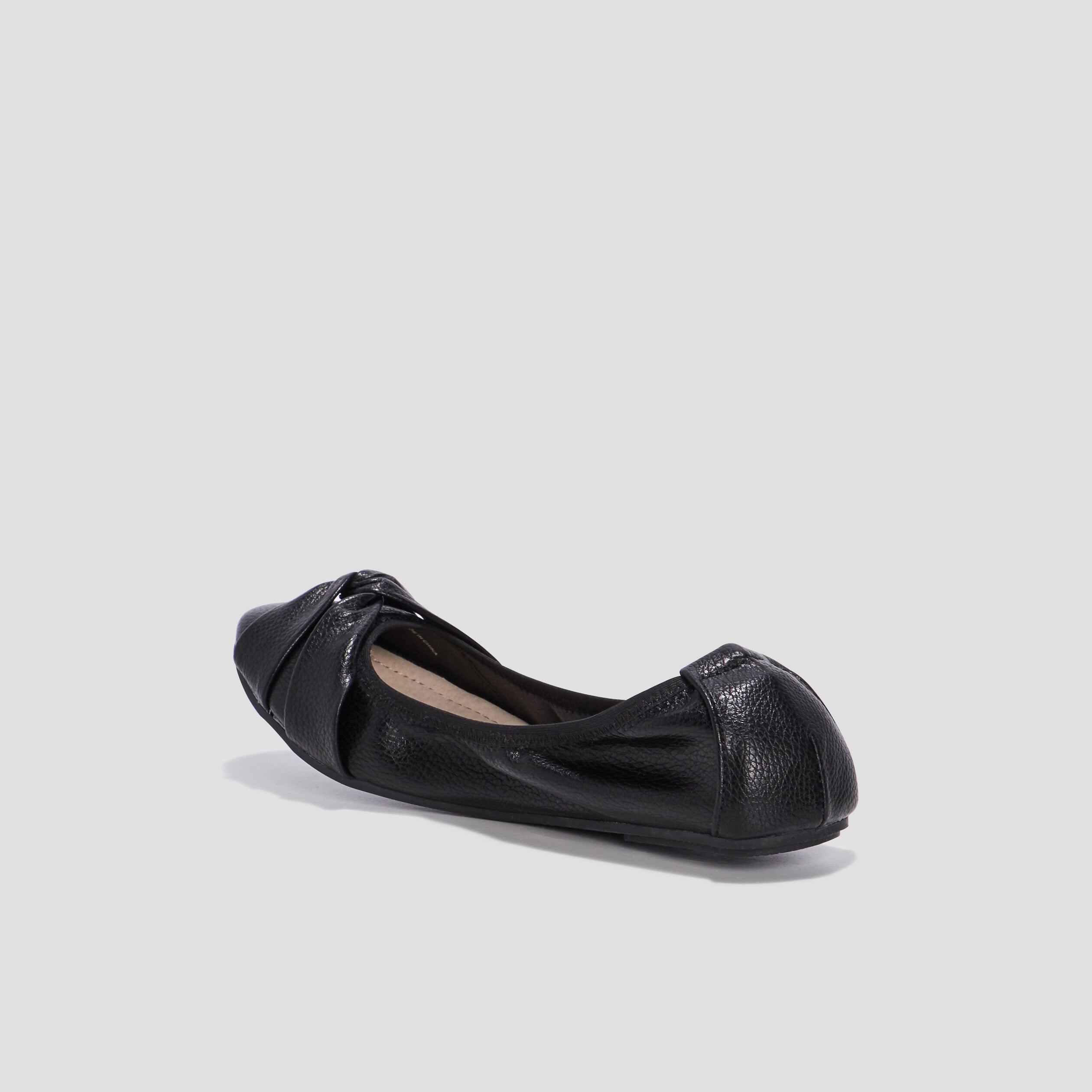 Ballerines plates d&eacute;tail effet nou&eacute; noir femme