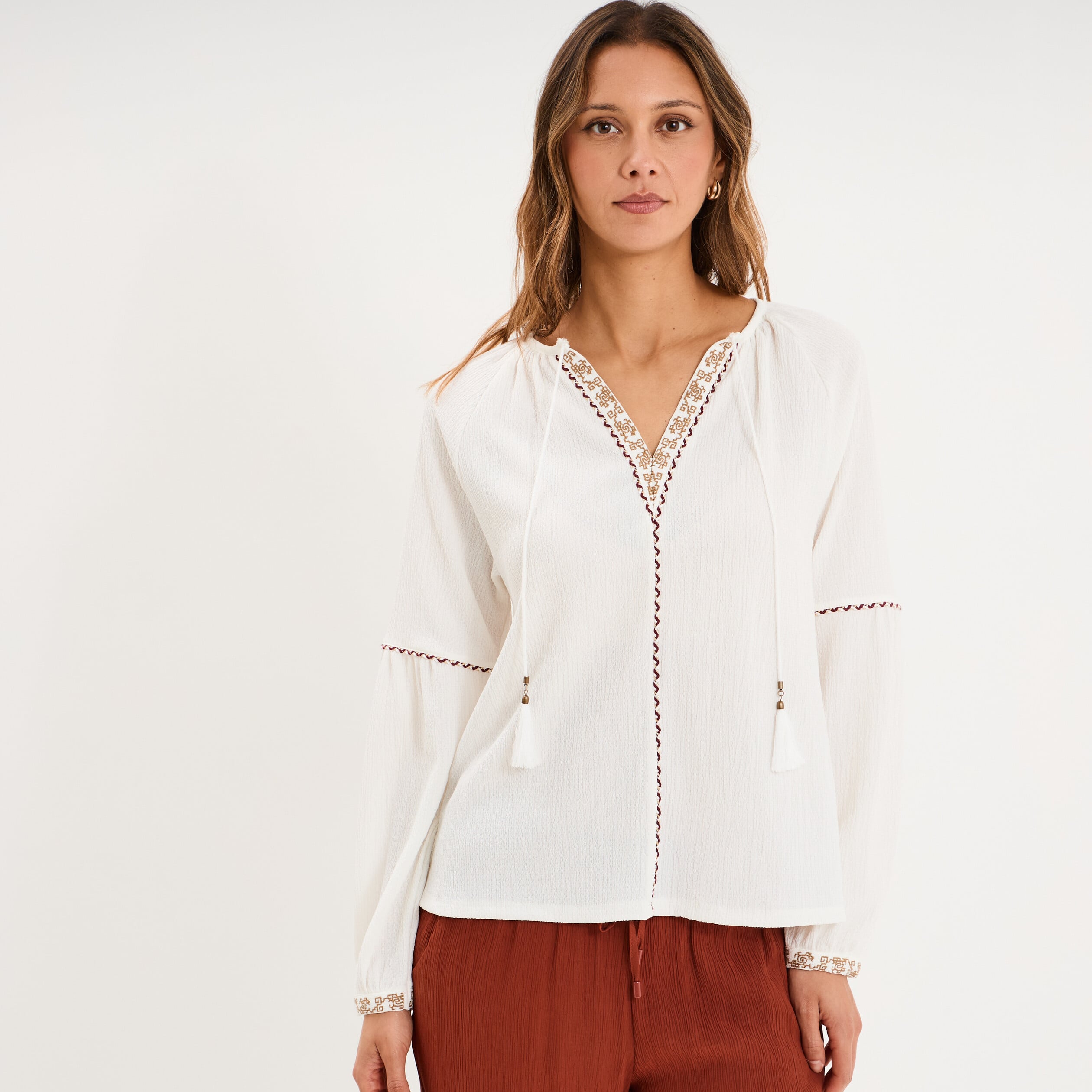 Blouse droite col tunisien avec pompons ecru femme