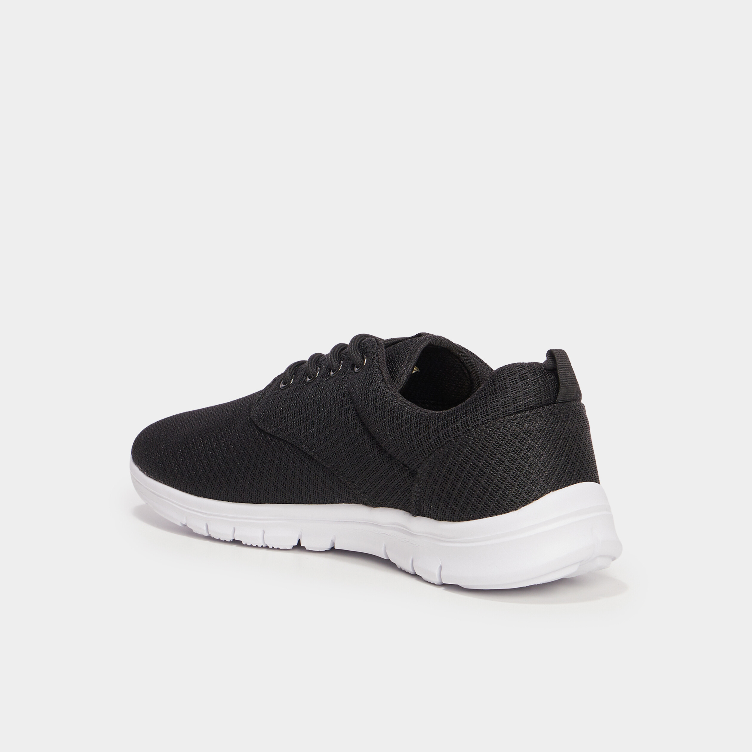 Baskets plates running crant&eacute;es noir homme