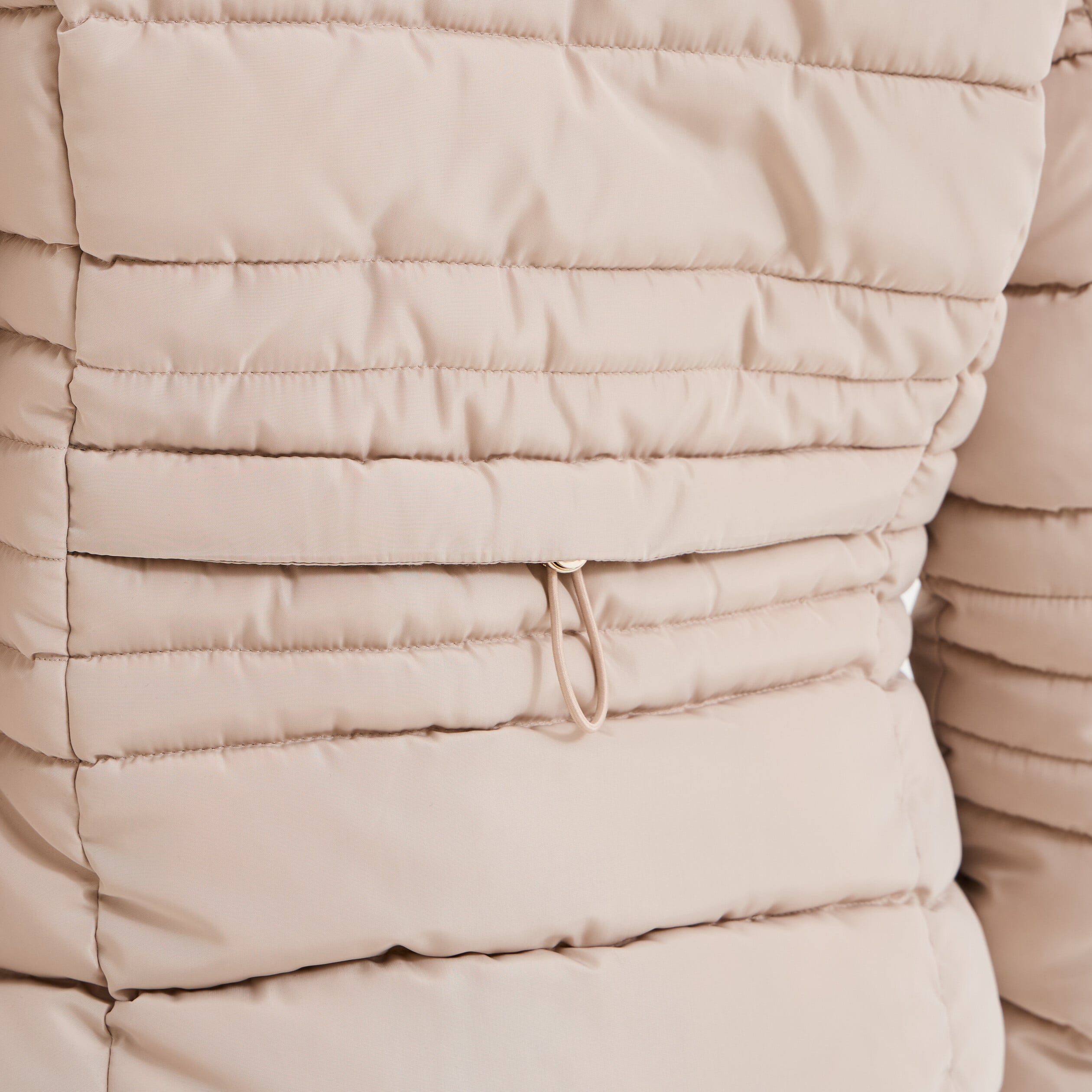 Doudoune courte cintr&eacute;e &agrave; capuche beige femme