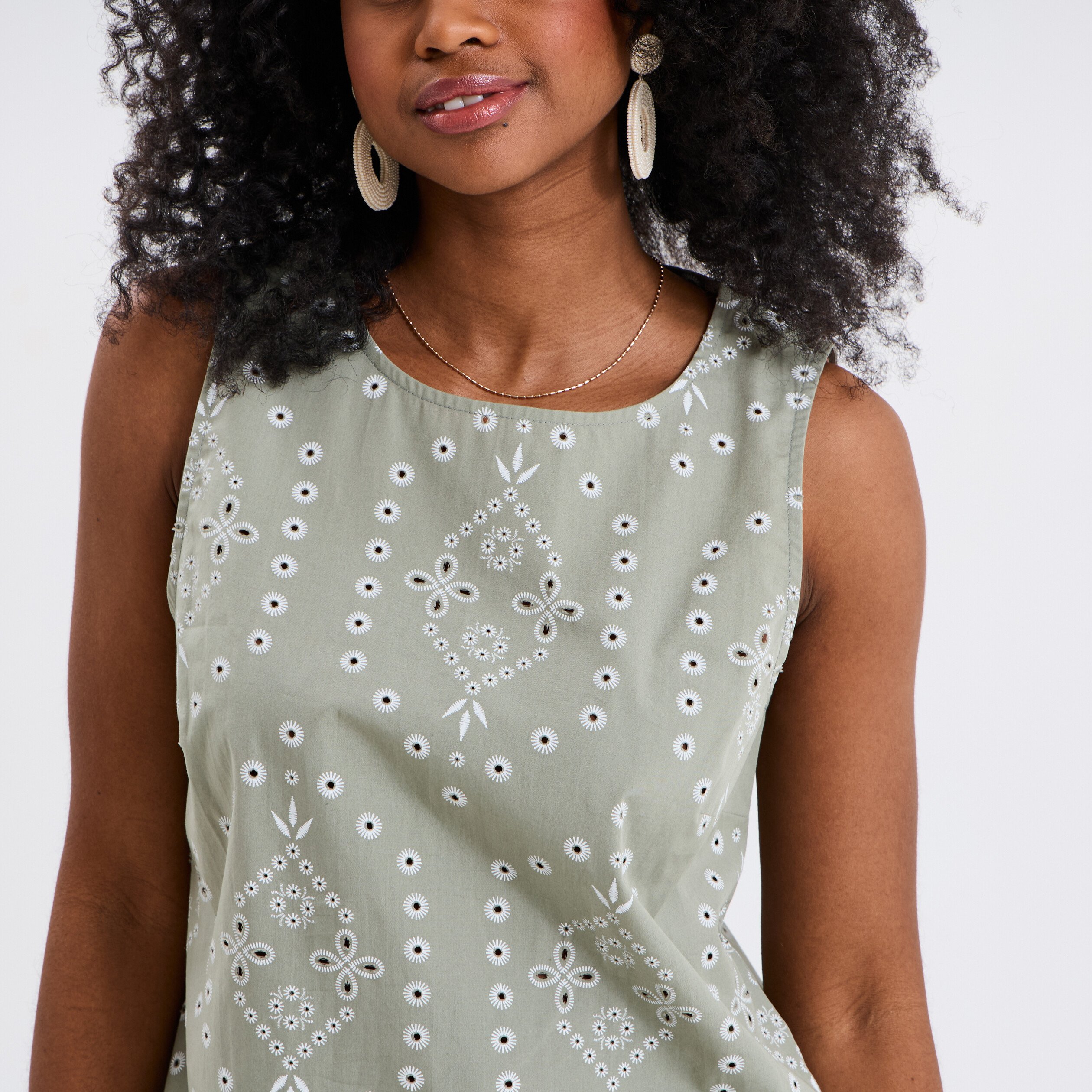blouse broderie anglaise sans manches vert clair femme Blouse broderie anglaise sans manches vert clair femme