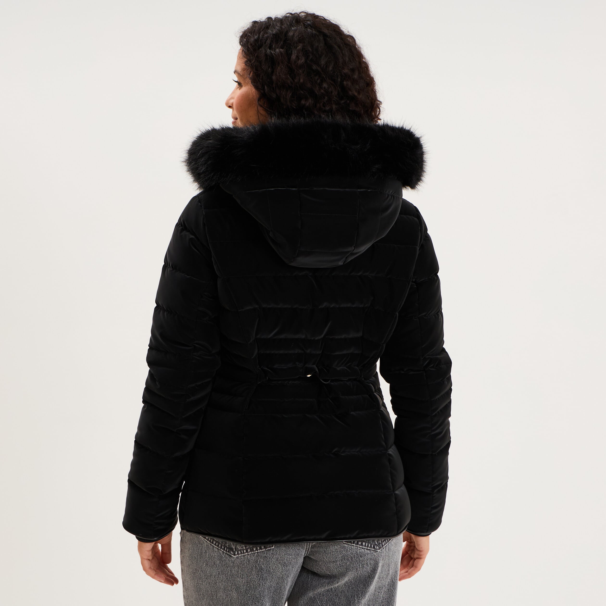 Doudoune courte capuche fausse fourrure noir femme