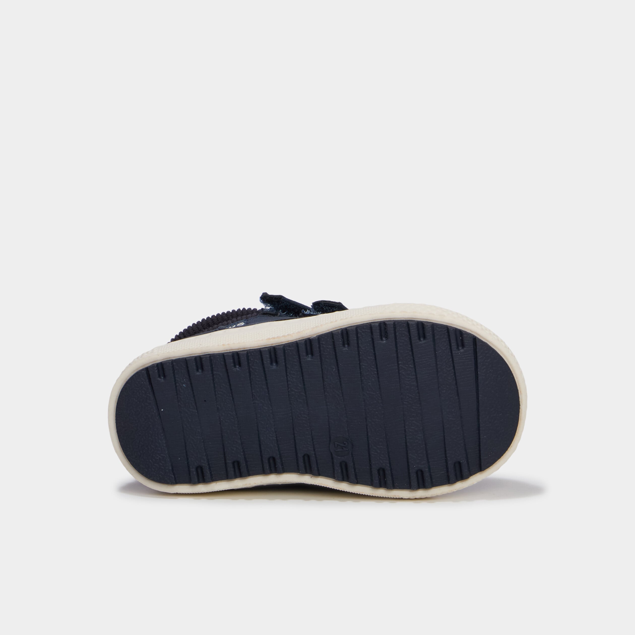 Baskets montantes &agrave; scratchs bleu marine b&eacute;b&eacute; gar&ccedil;on