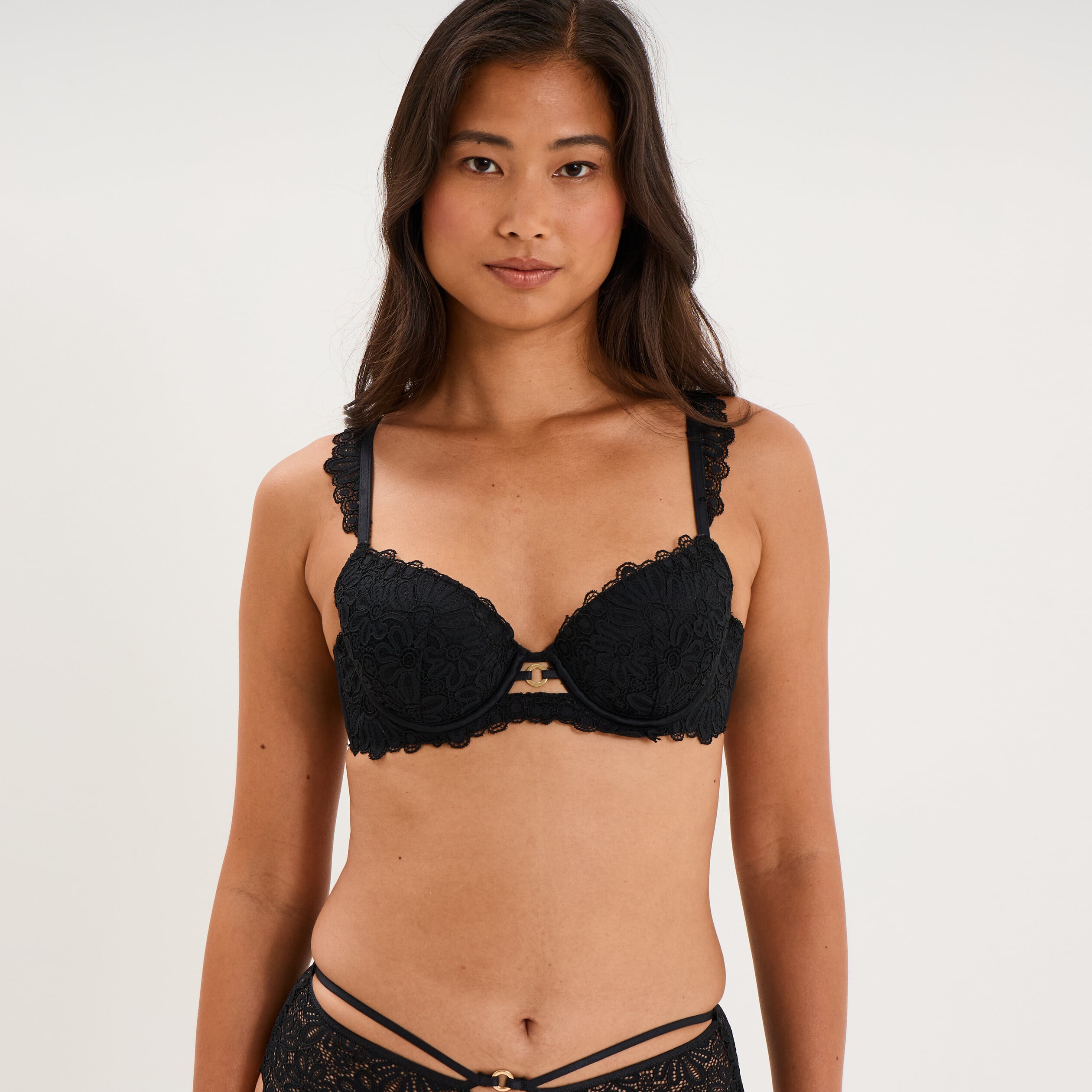 Soutien-gorge embo&icirc;tant padd&eacute; dentelle noir femme