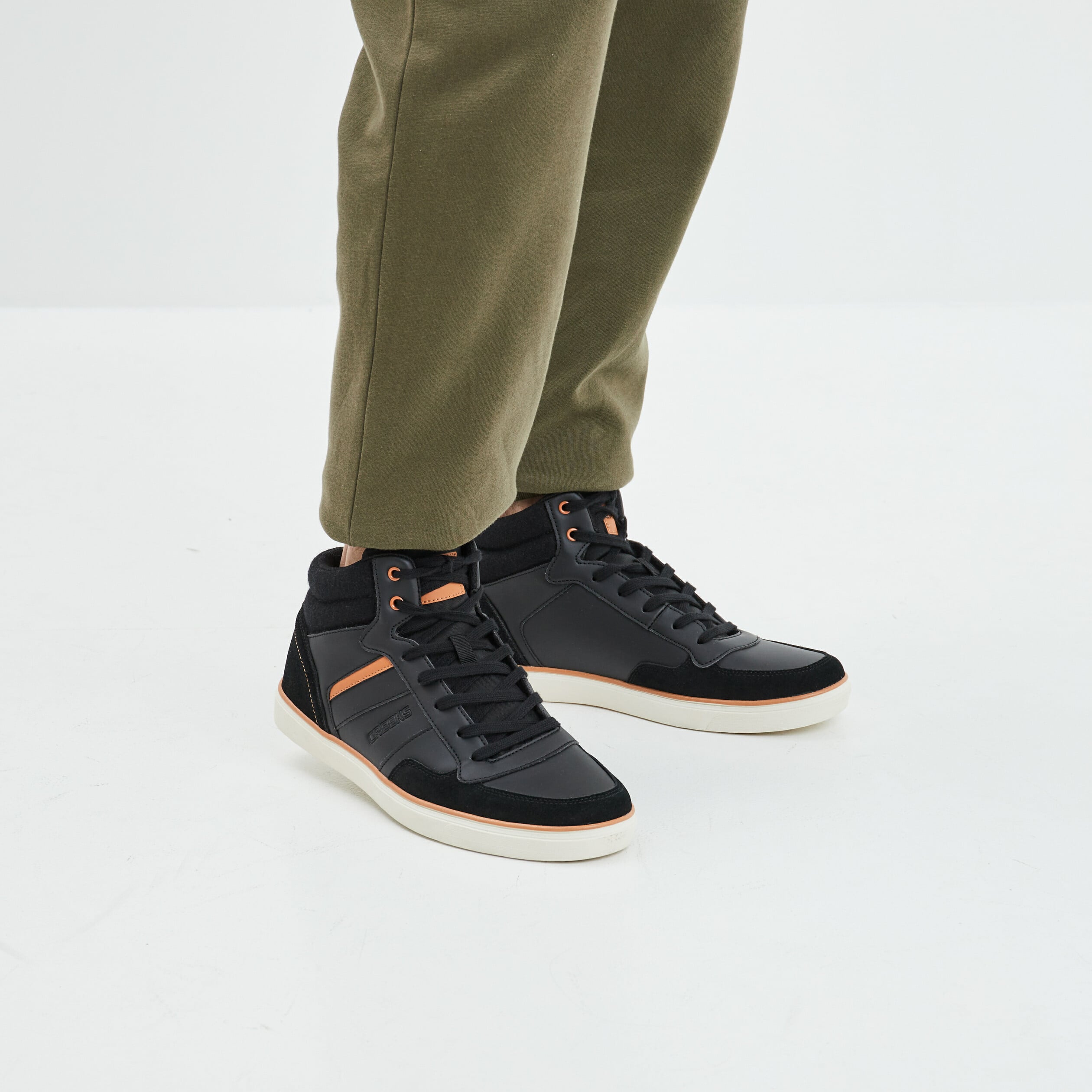 Baskets montantes &agrave; lacets noir homme