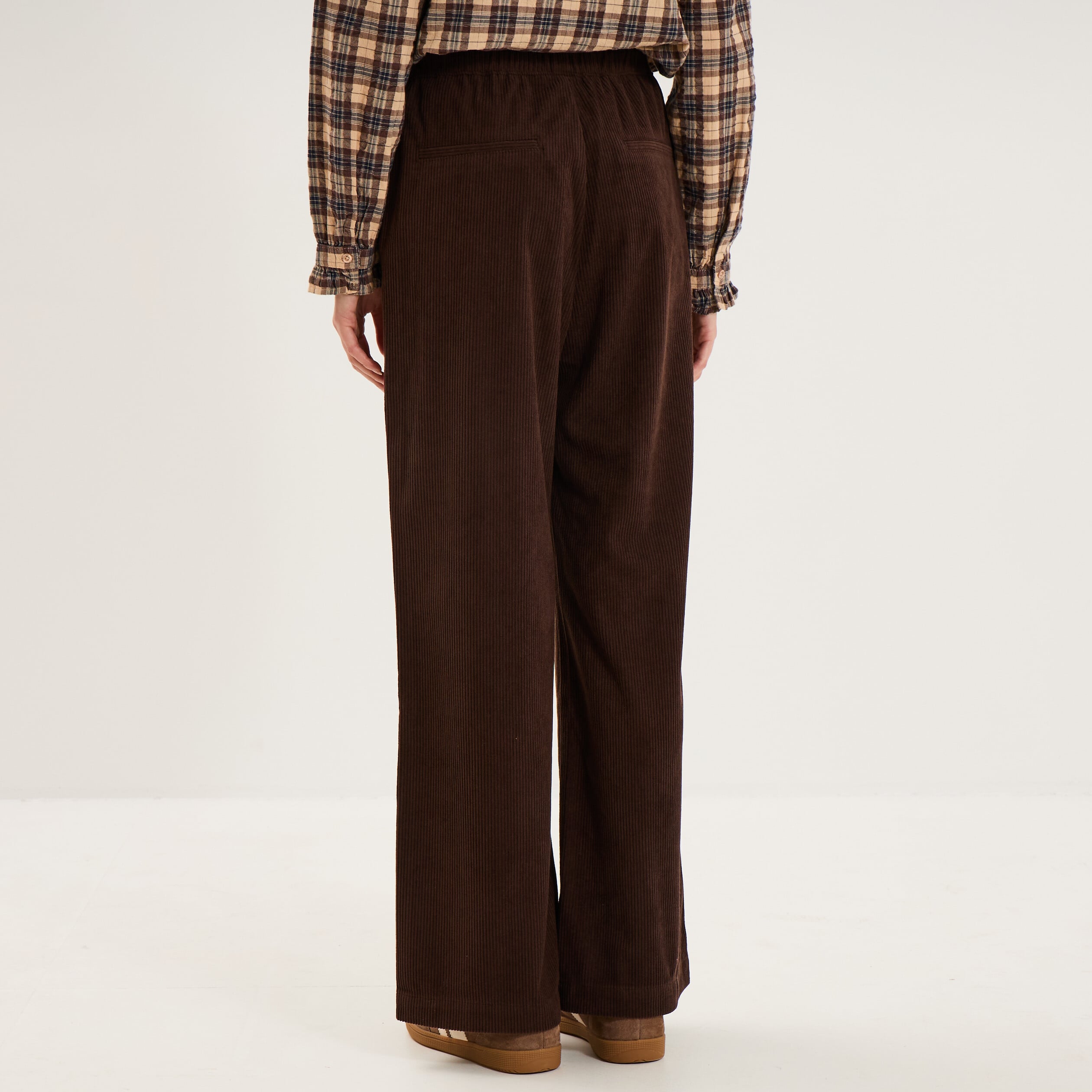 Pantalon large effet velours c&ocirc;tel&eacute; marron fonc&eacute; femme