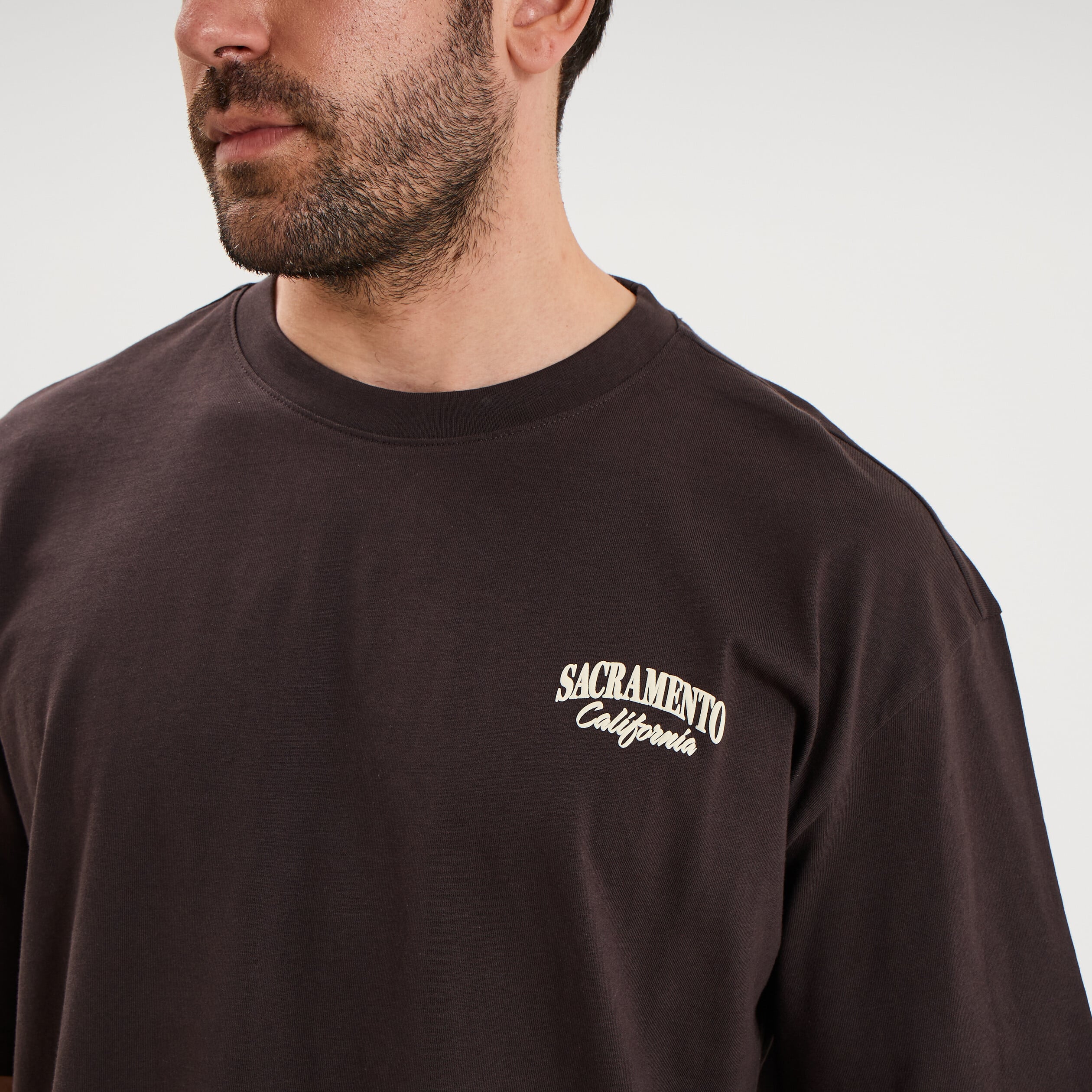 T-shirt relax manches courtes coton marron fonc&eacute; homme