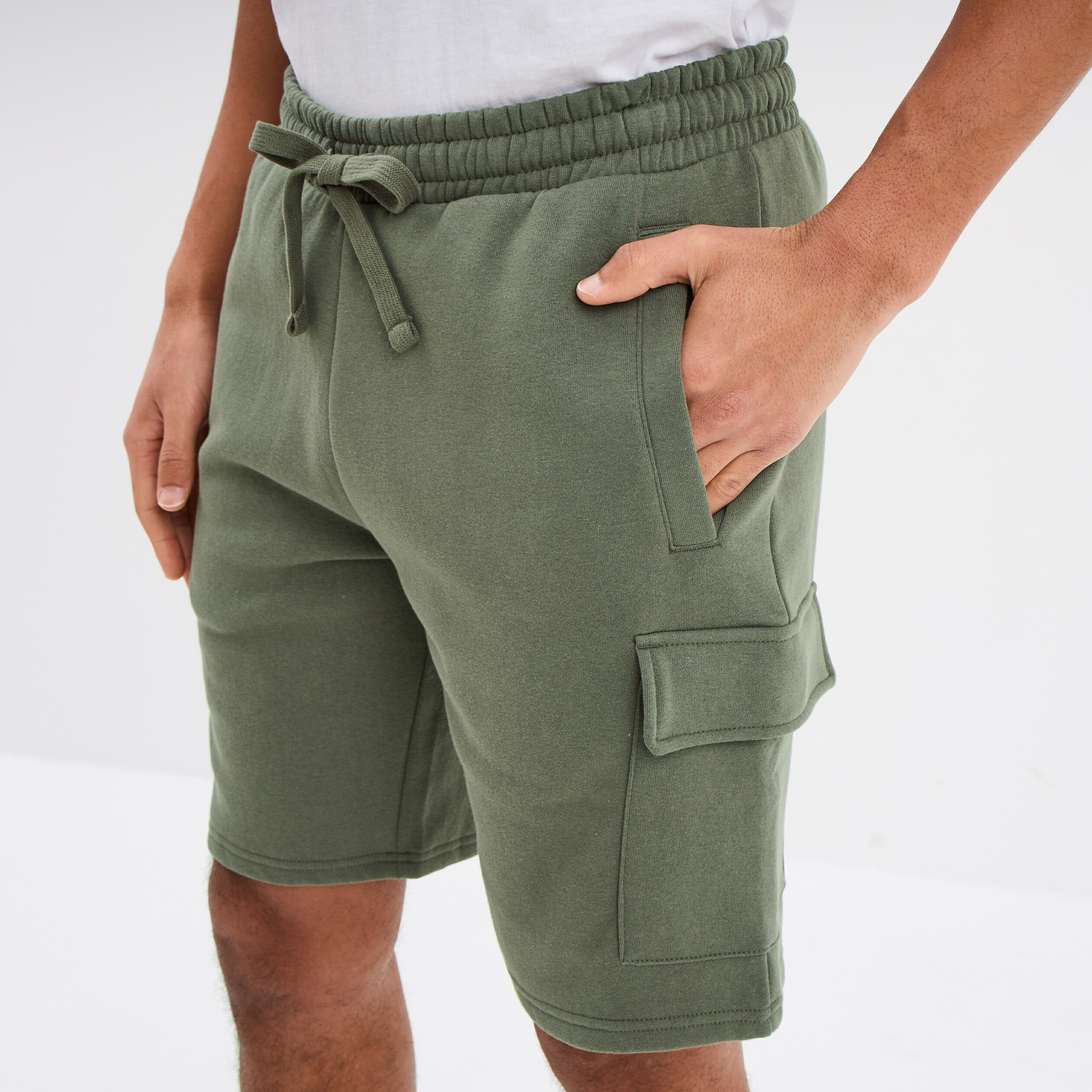 bermuda cargo molleton taille elastiquee vert kaki homme Bermuda cargo molleton taille élastiquée vert kaki homme