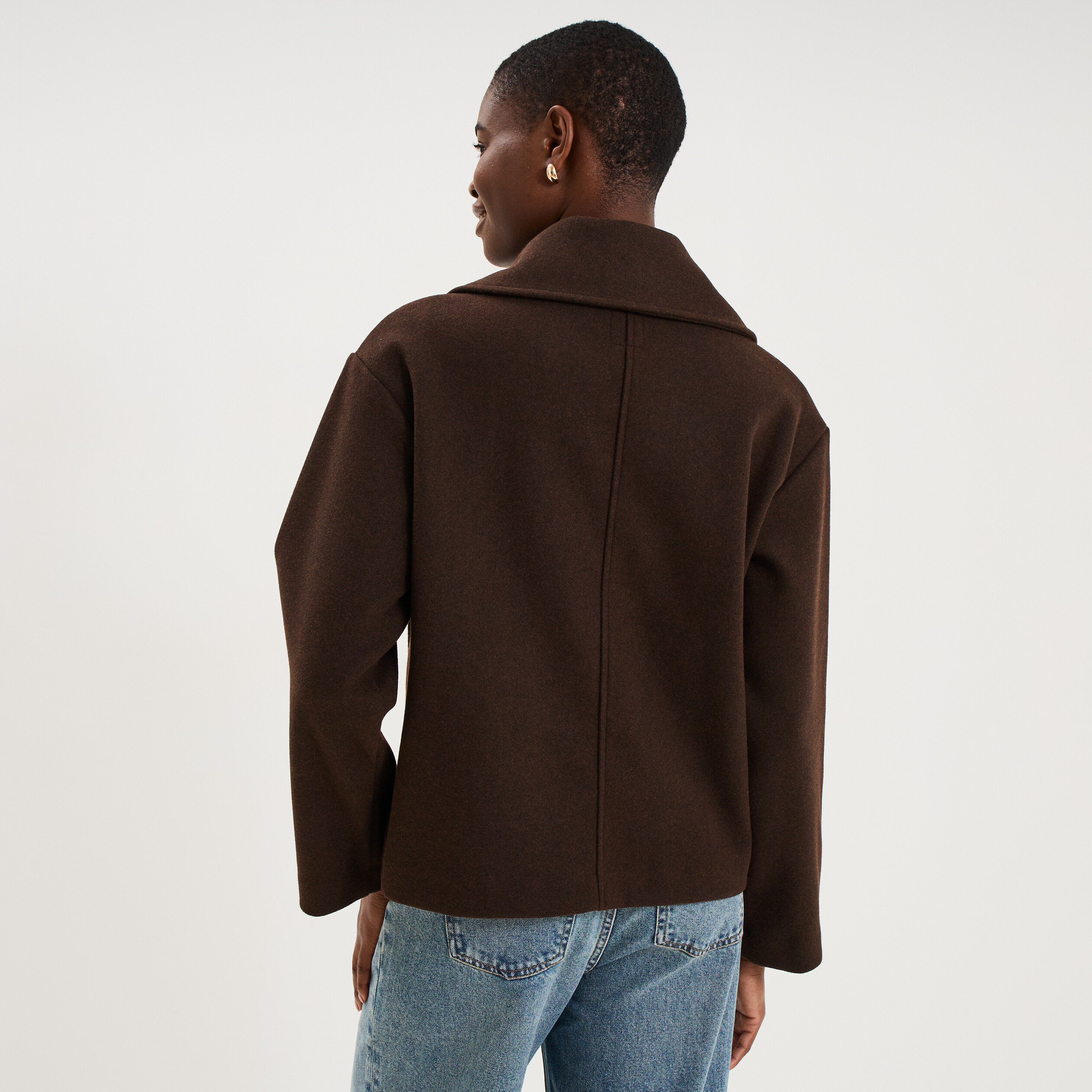 Manteau court double boutonnage marron fonc&eacute; femme