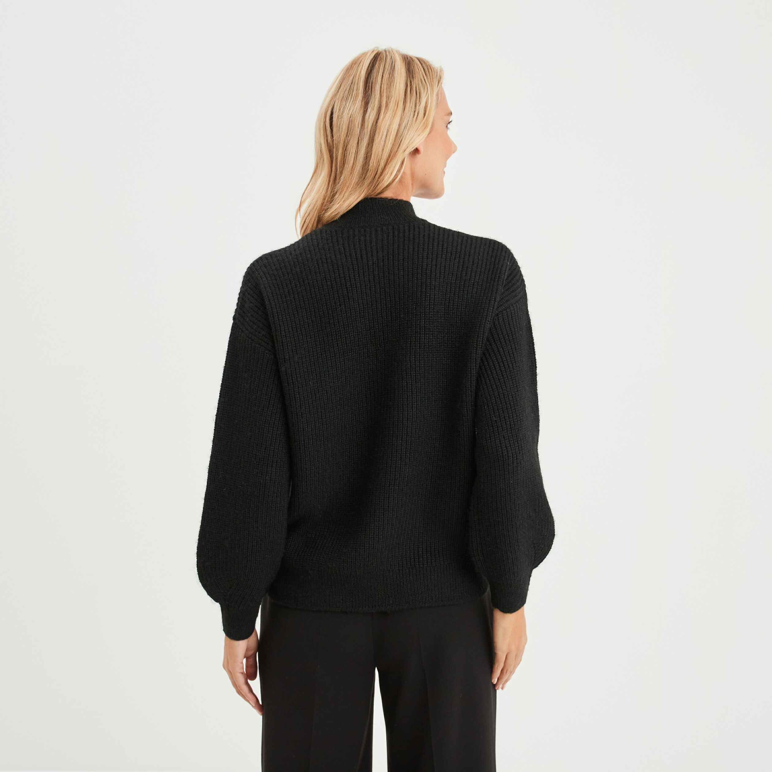 Pull côtelé à sequins et col montant noir femme