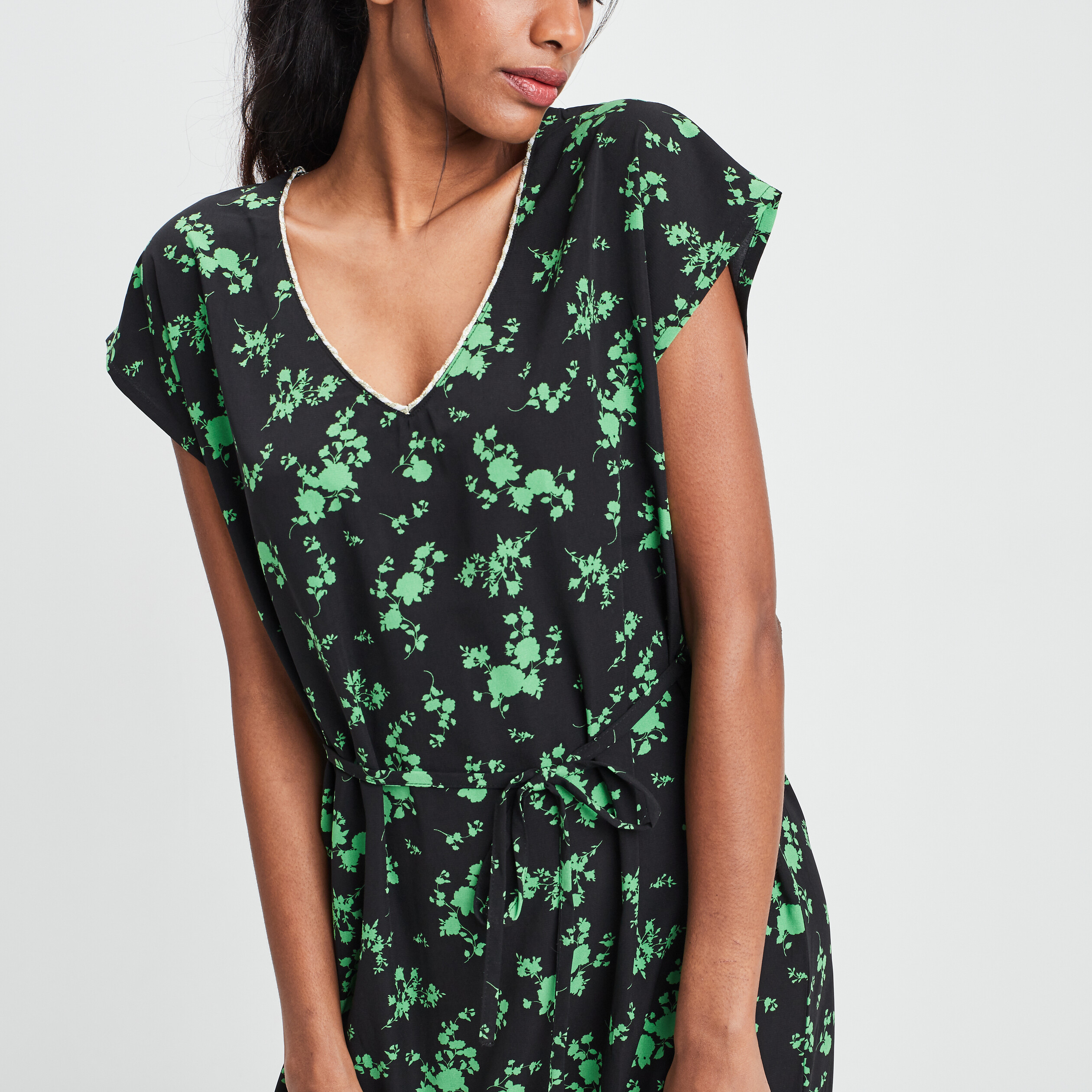 robe fluide ceinturee noir femme Robe fluide ceinturée noir femme