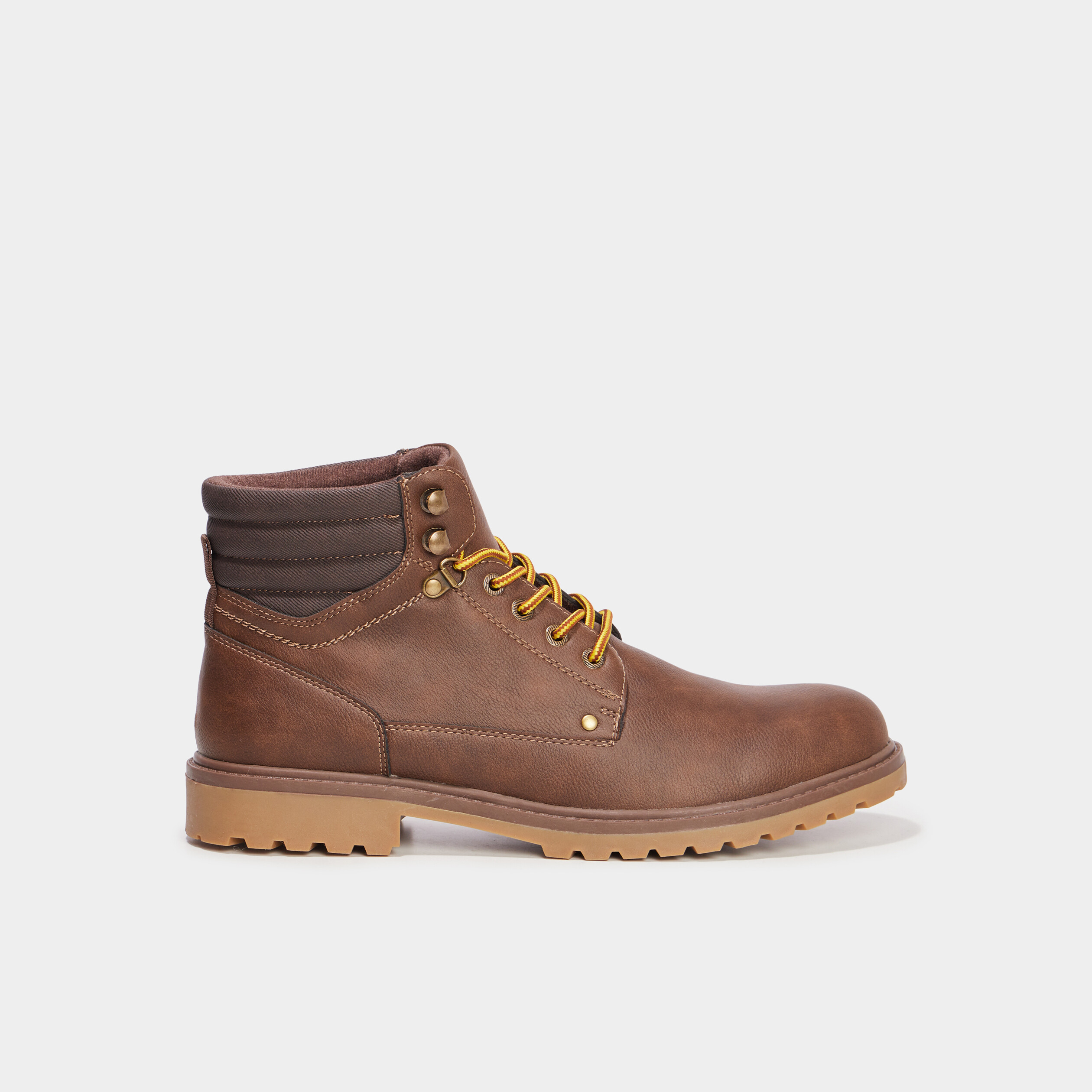 boots crantees a lacets marron homme Boots crantées à lacets marron homme