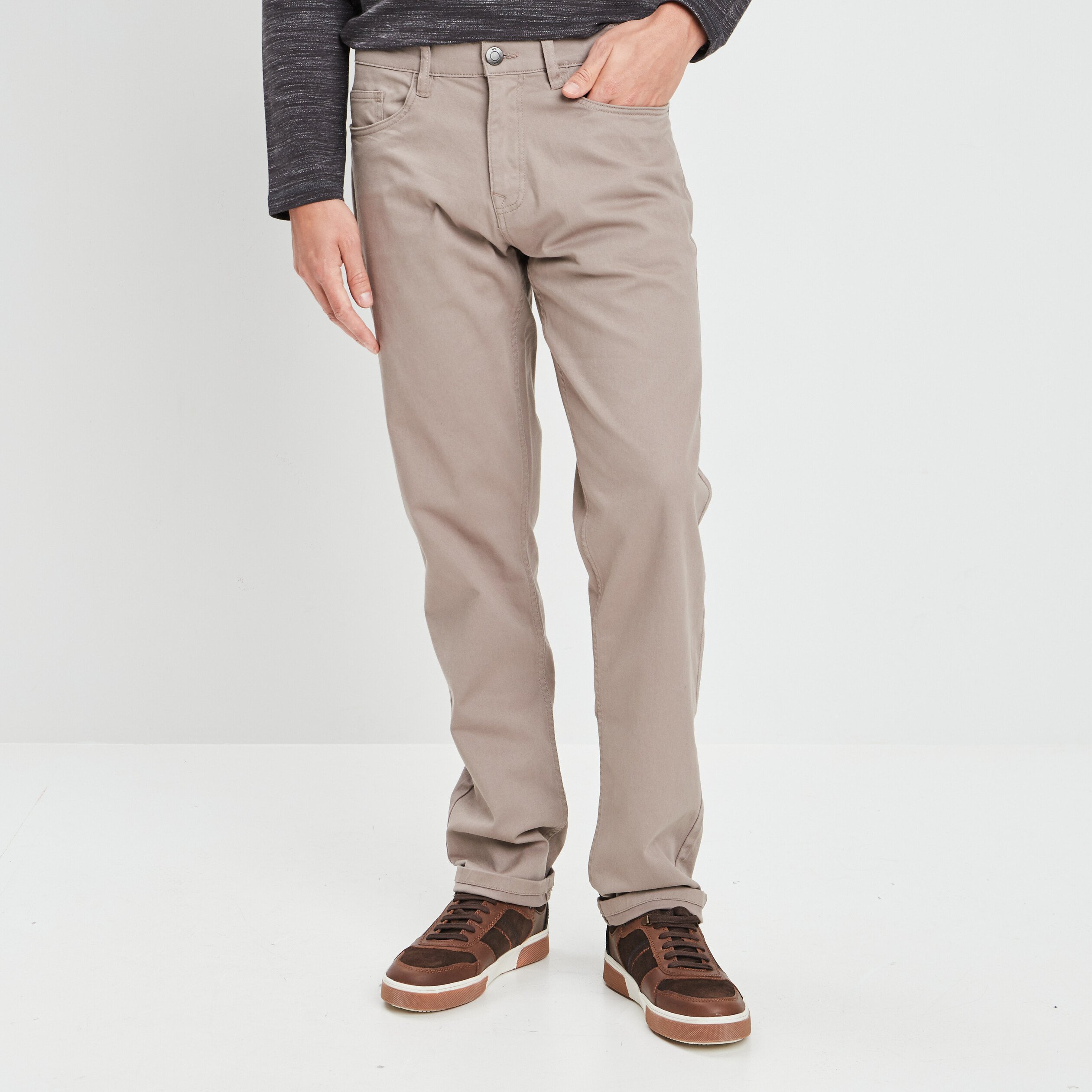pantalon droit en coton stretch taupe homme Pantalon droit en coton stretch taupe homme