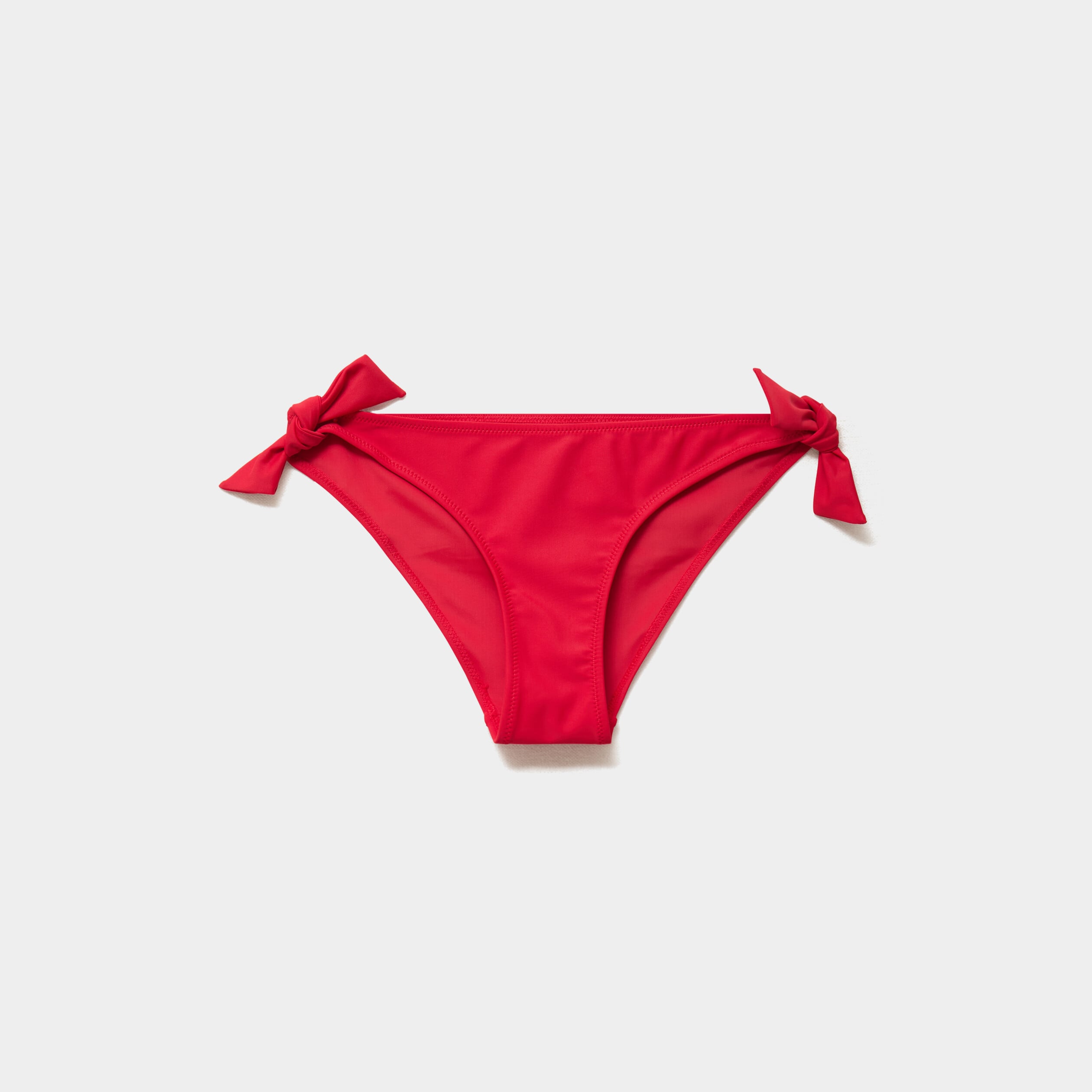 Bas de maillot de bain d&eacute;tails noeuds rouge fonc&eacute; femme