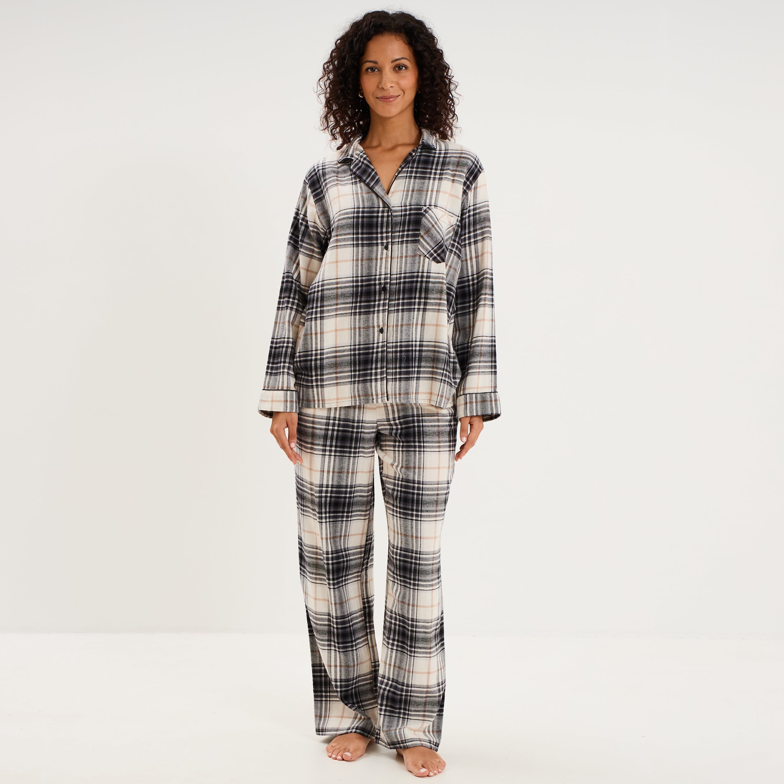 Ensemble pyjama chemise et pantalon blanc femme