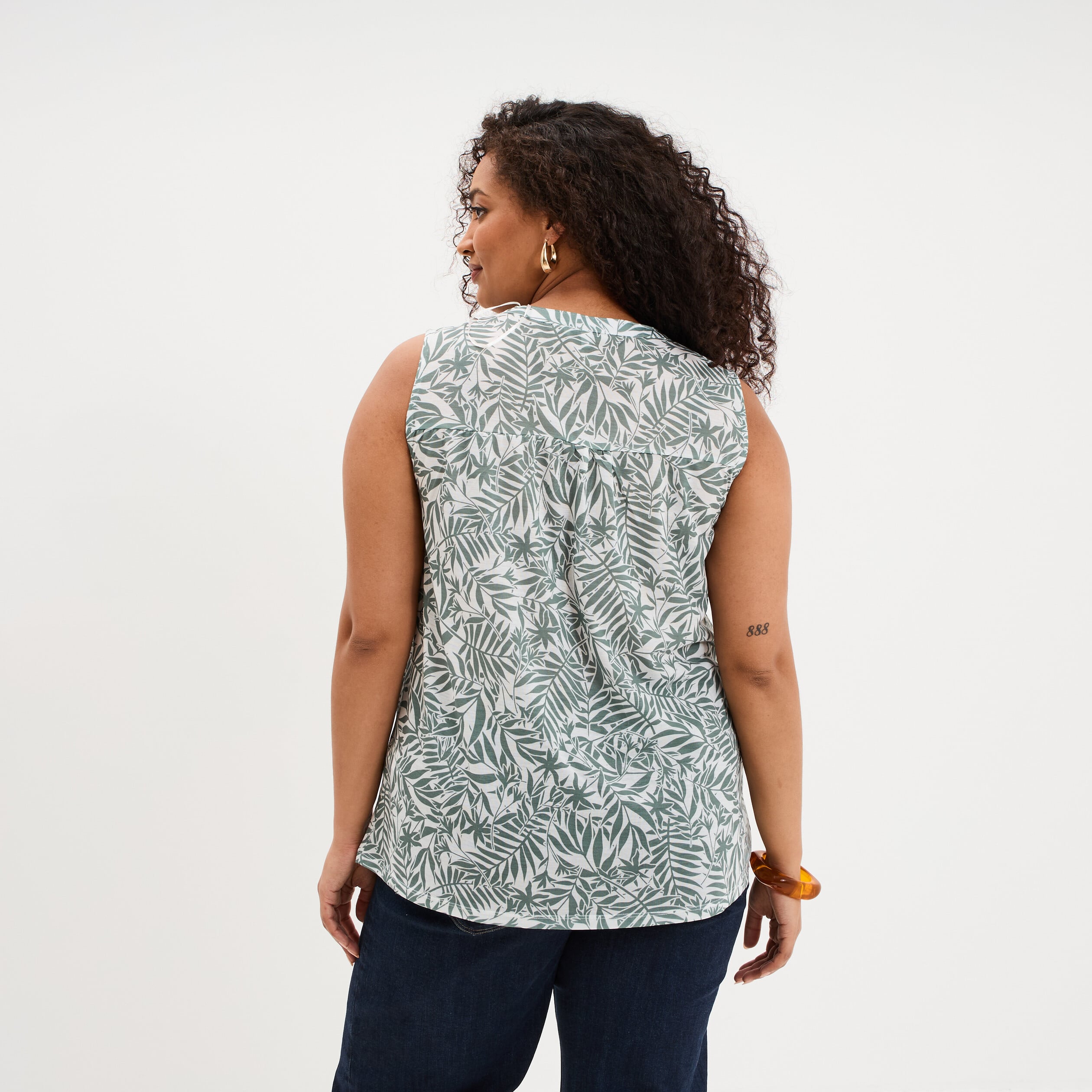 D&eacute;bardeur col tunisien ecru femme grande taille