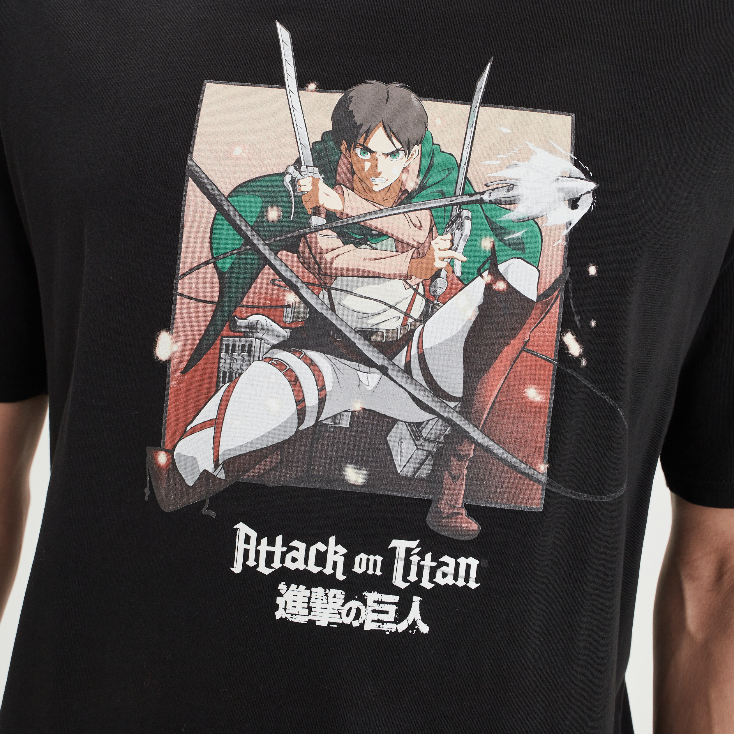t shirt en coton attaque des titans noir homme T-shirt en coton Attaque des Titans noir homme