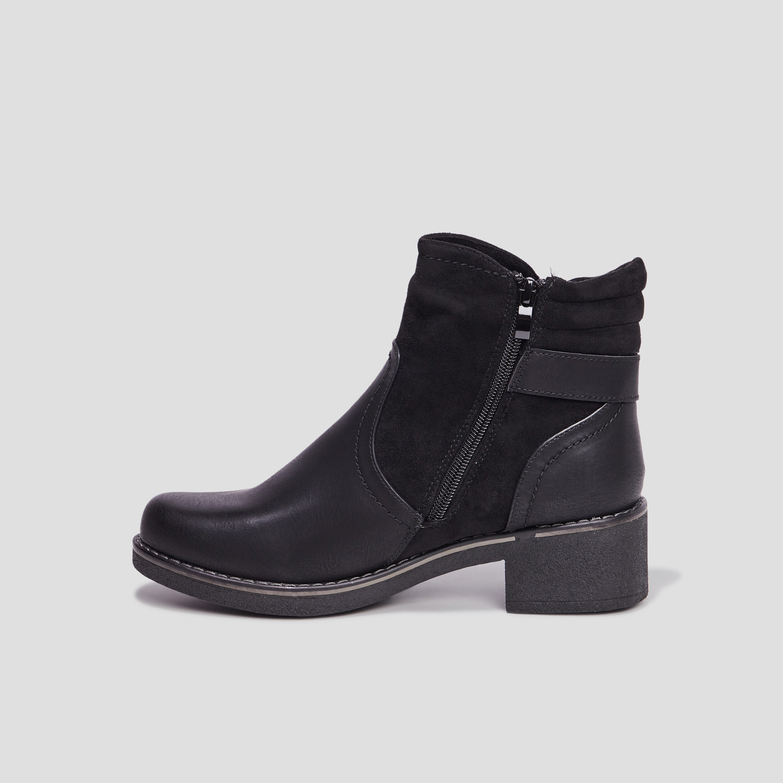 Bottines &agrave; talons pied large noir femme