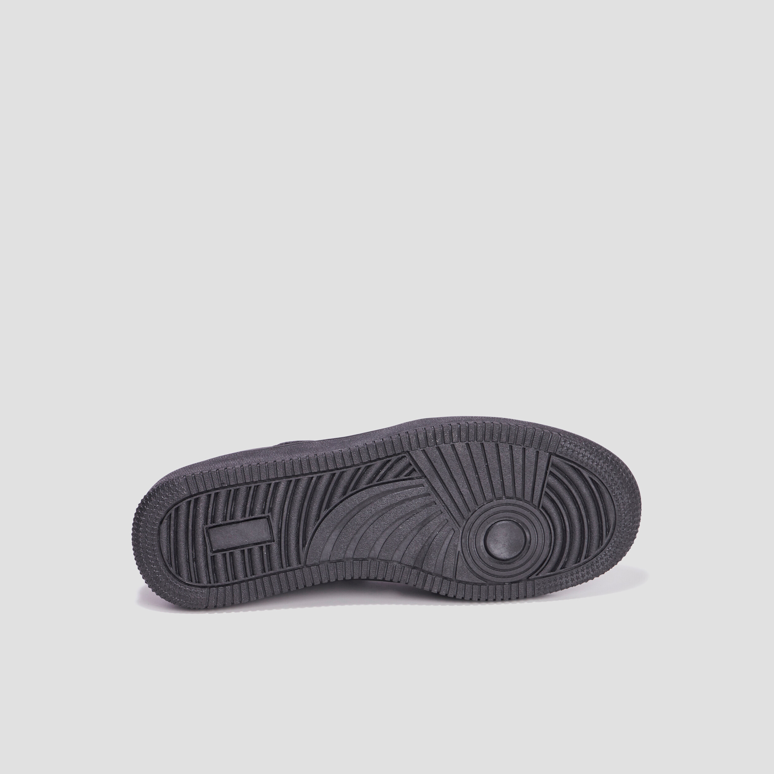 Baskets basses &agrave; lacets noir homme