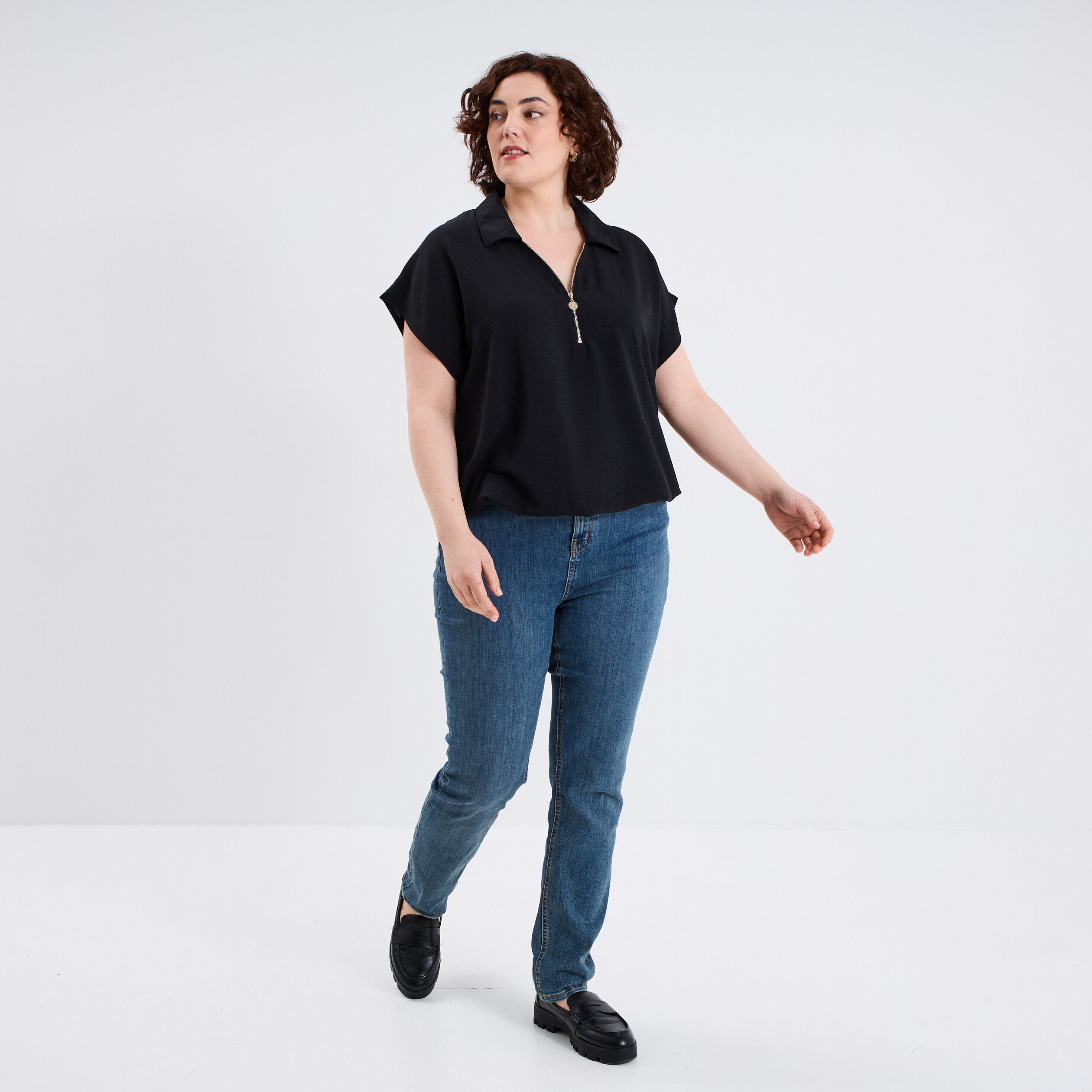 blouse effet satin manches courtes noir femmegt Blouse effet satin manches courtes noir femme grande taille