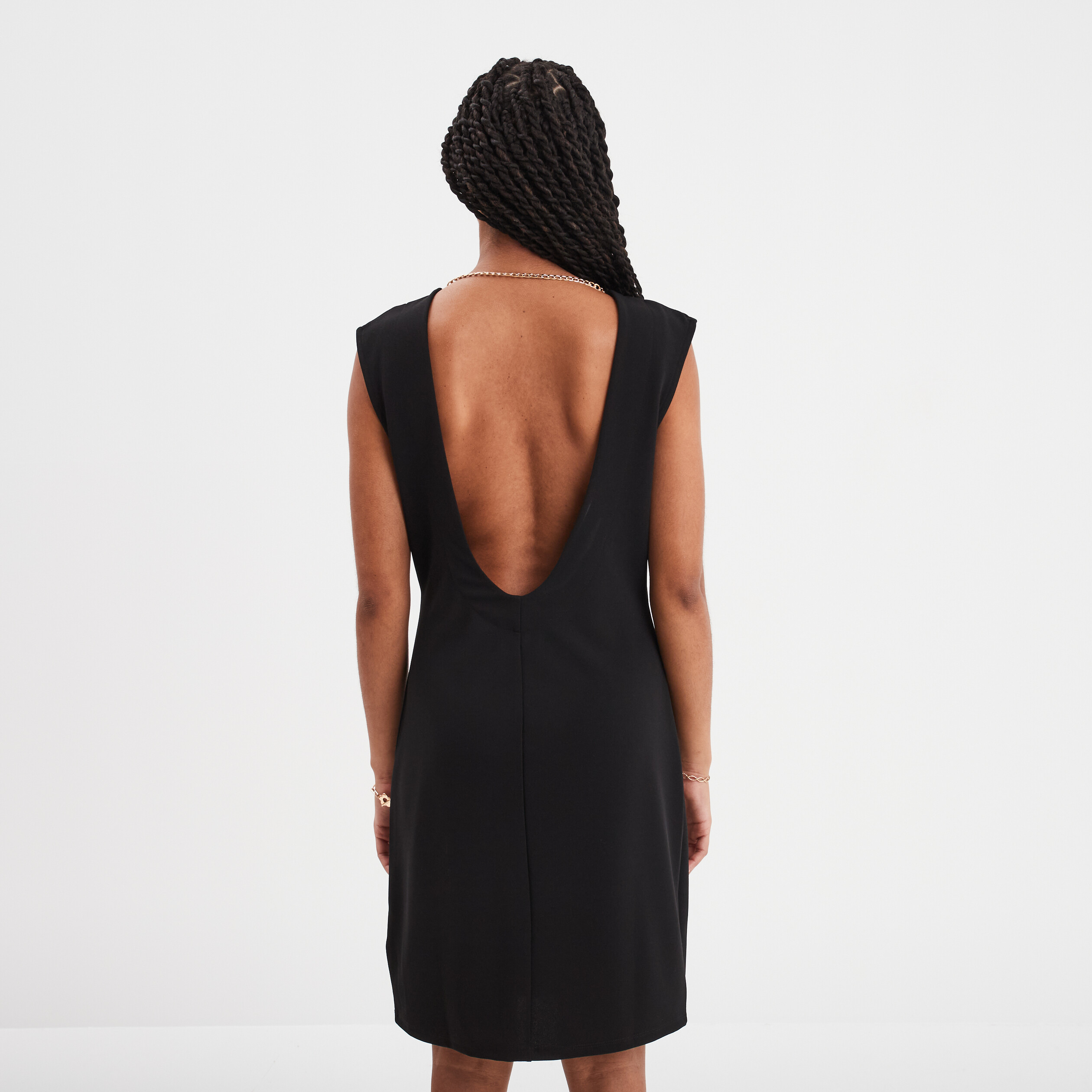 robe courte dos ouvert avec bijou noir femme Robe courte dos ouvert avec bijou noir femme