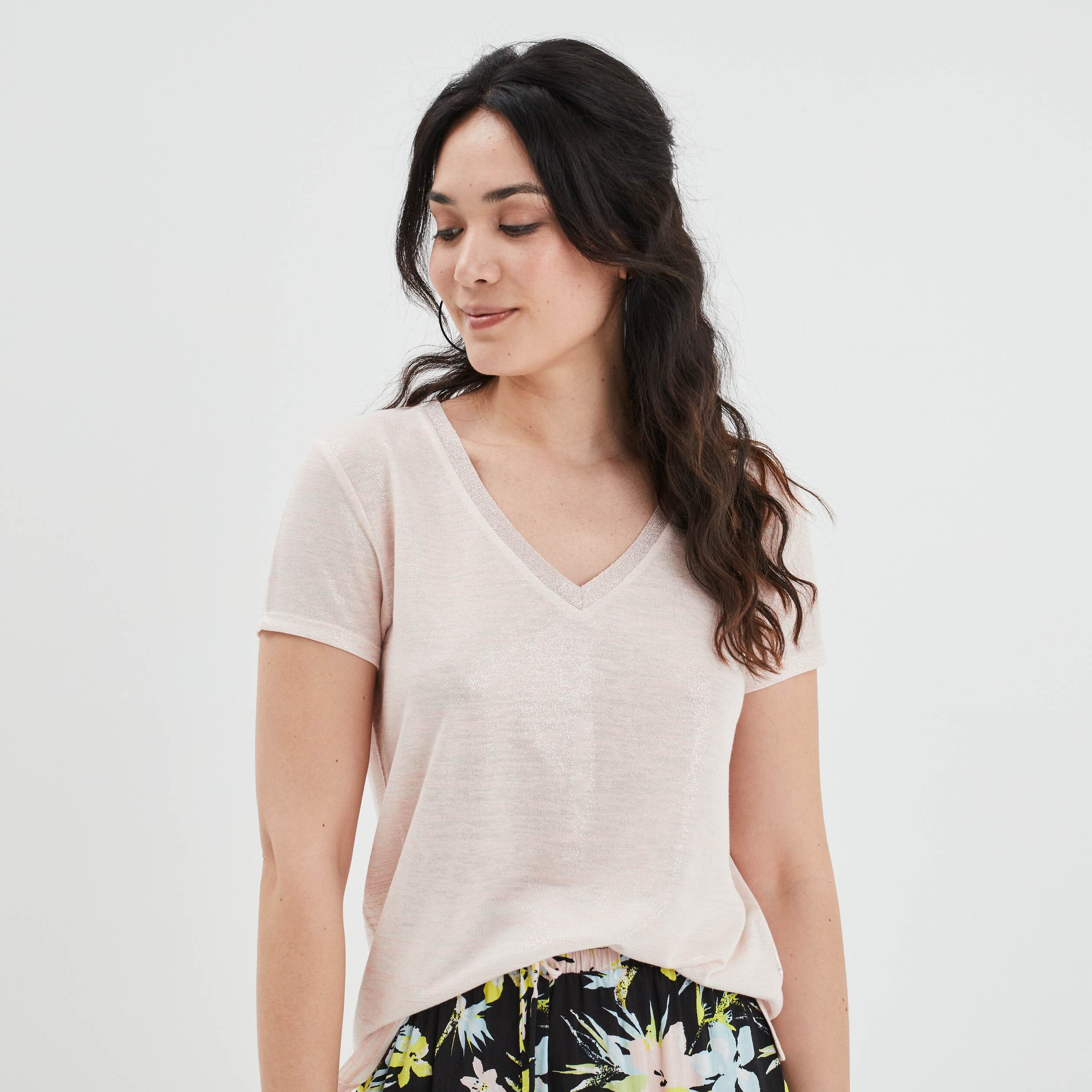 T-shirt col en V à bande métallisée rose clair femme