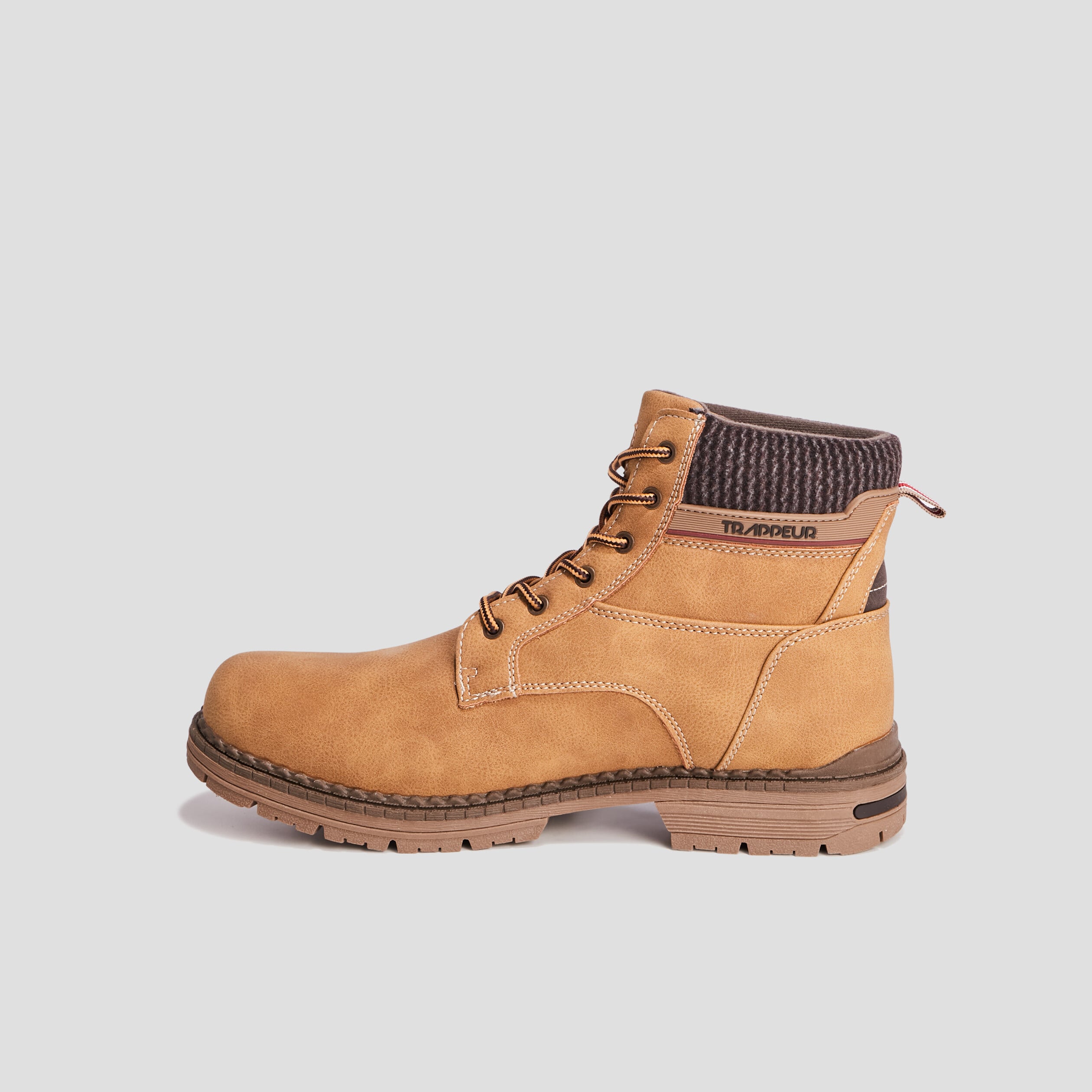 Bottines montantes semelles crant&eacute;es jaune homme