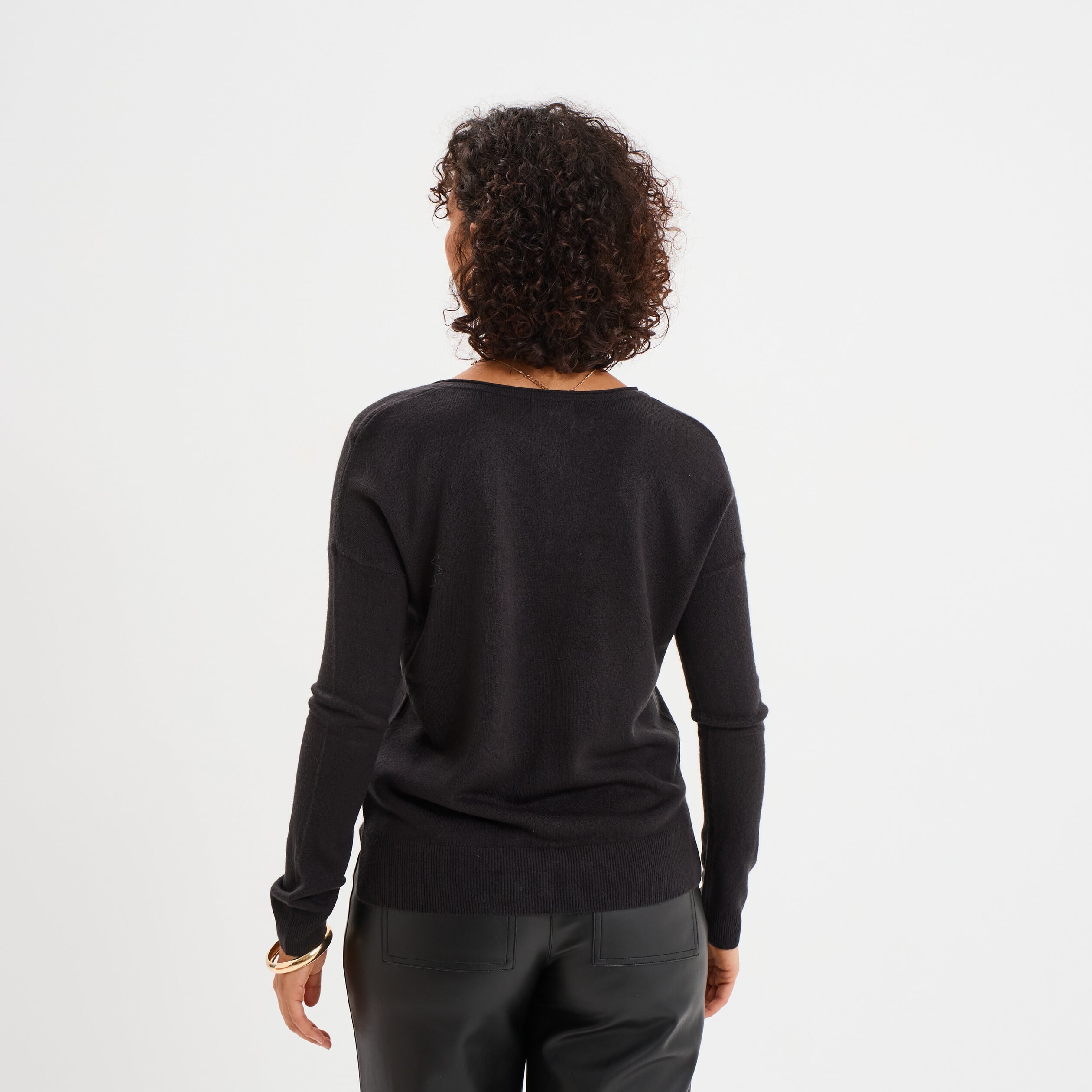 Pull col en V manches longues noir femme