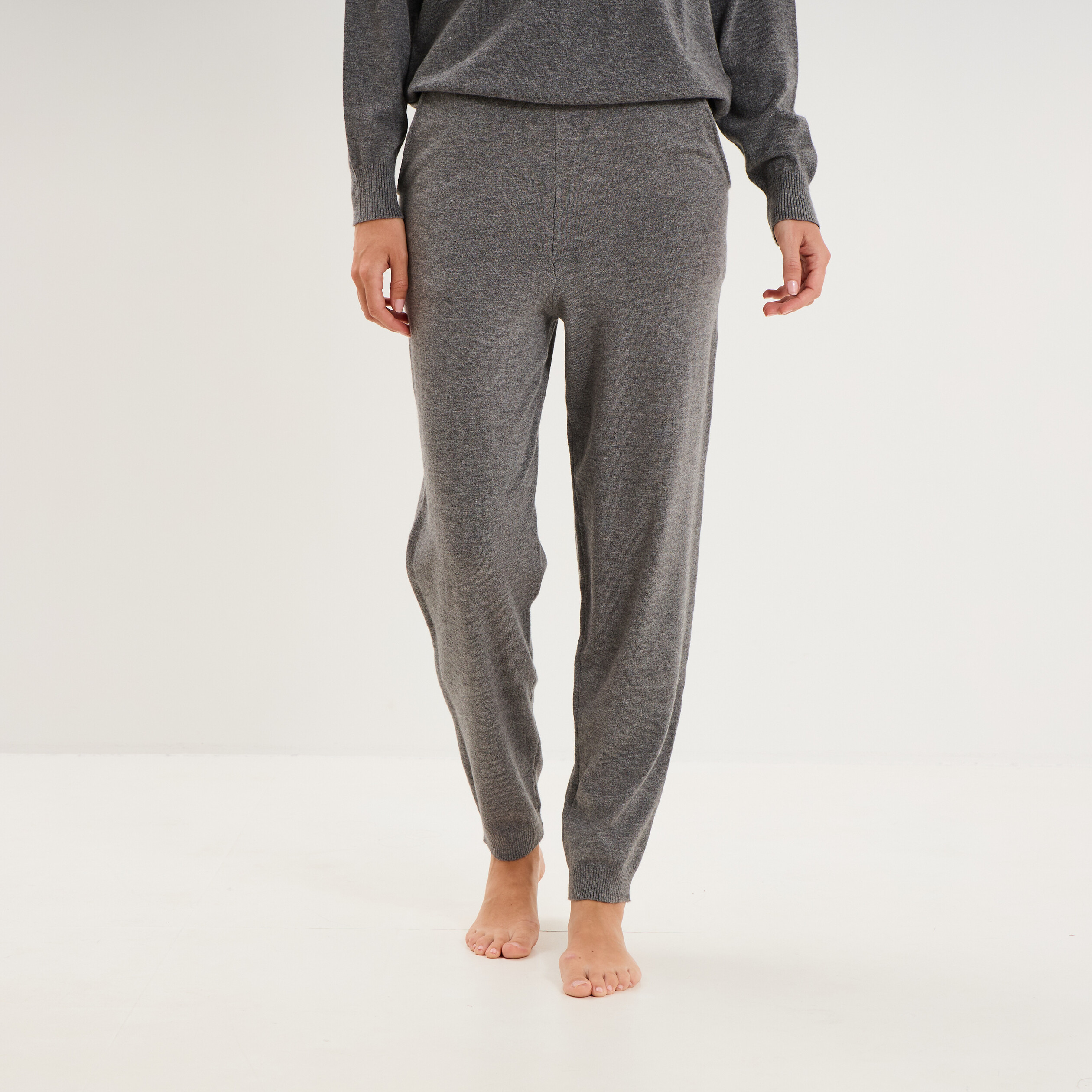 Bas de pyjama jogger en maille gris fonc&eacute; femme