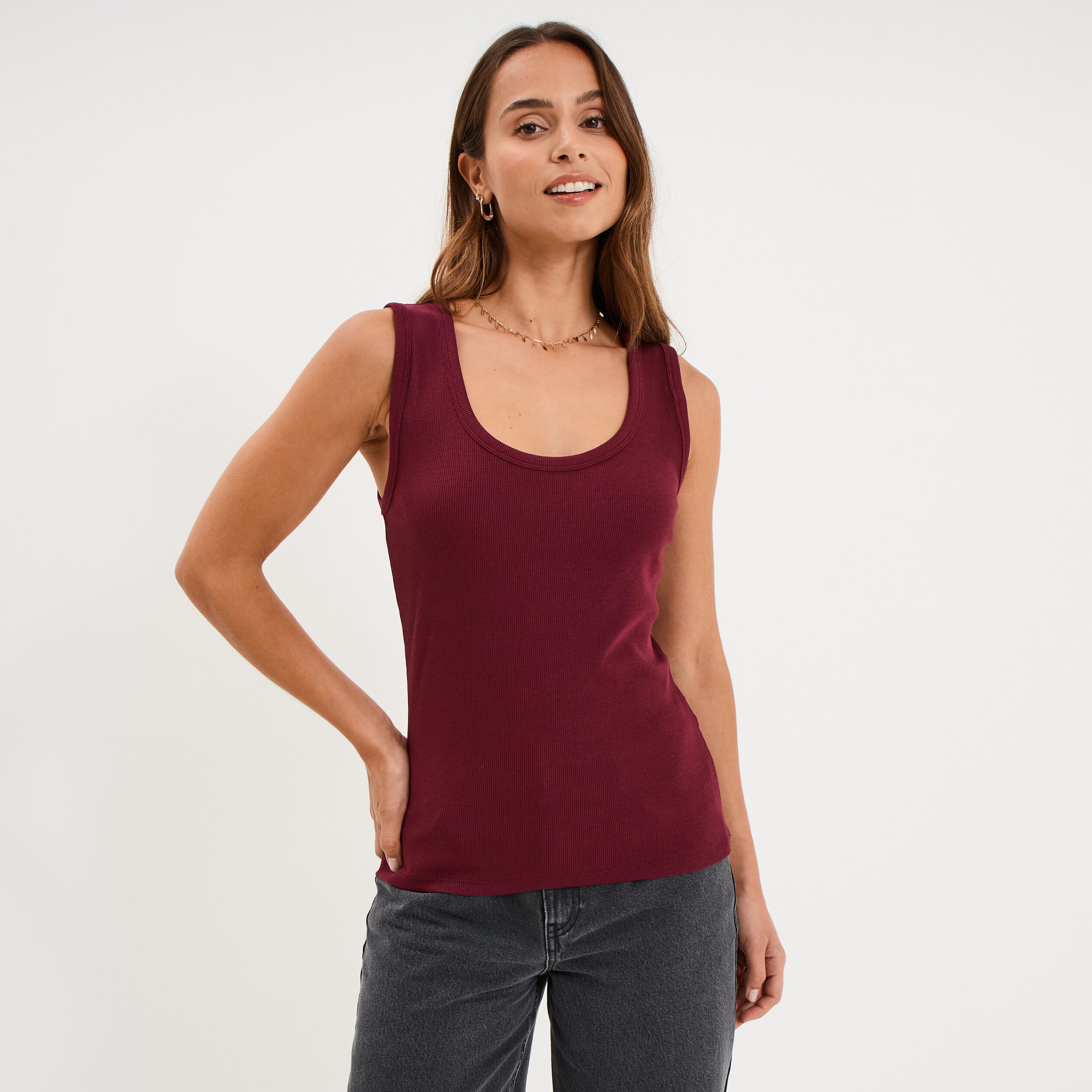 D&eacute;bardeur ajust&eacute; col rond coton bordeaux femme