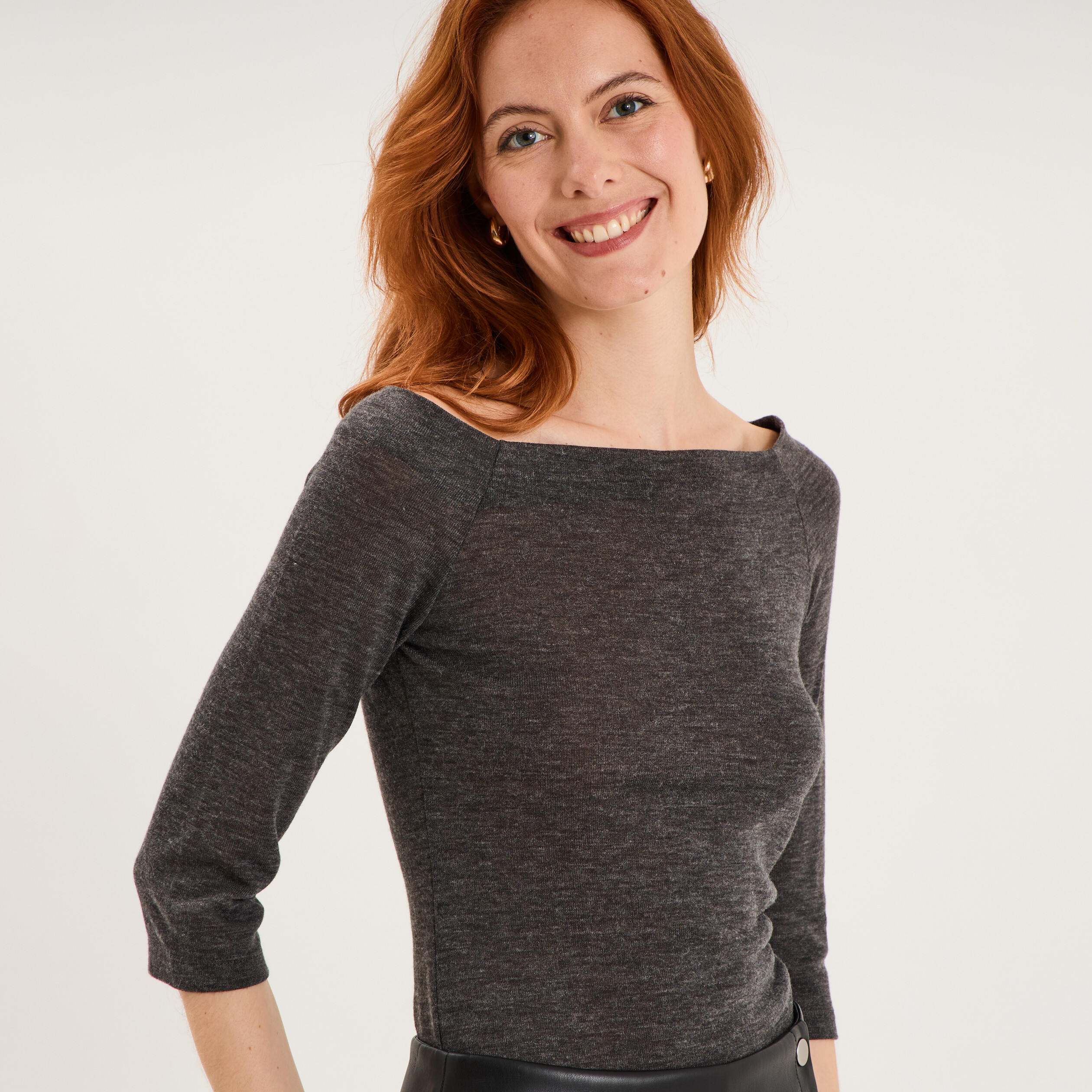T-shirt cintr&eacute; col bardot manches 3/4 gris fonc&eacute; femme