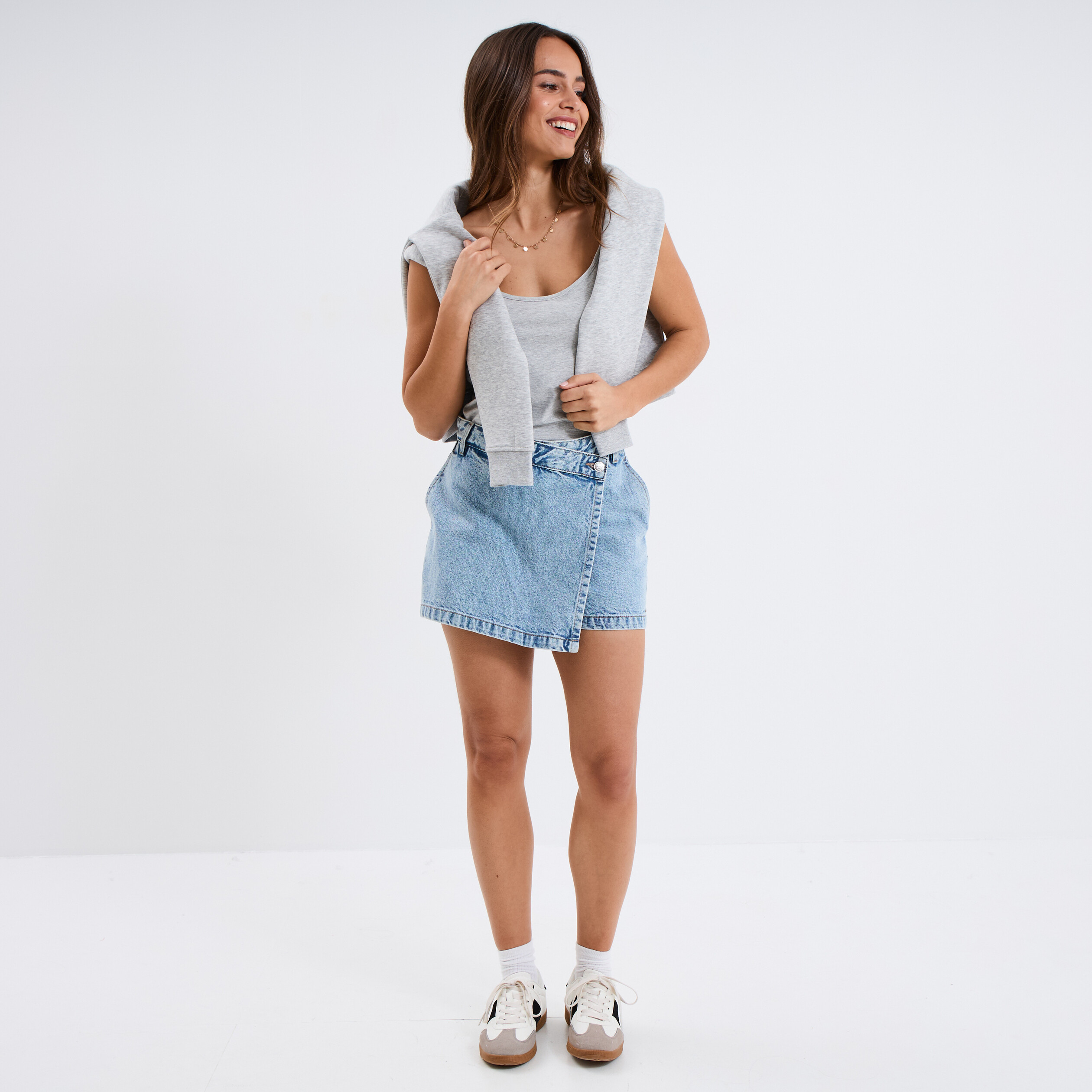 debardeur bretelles fines gris femme Débardeur bretelles fines gris femme