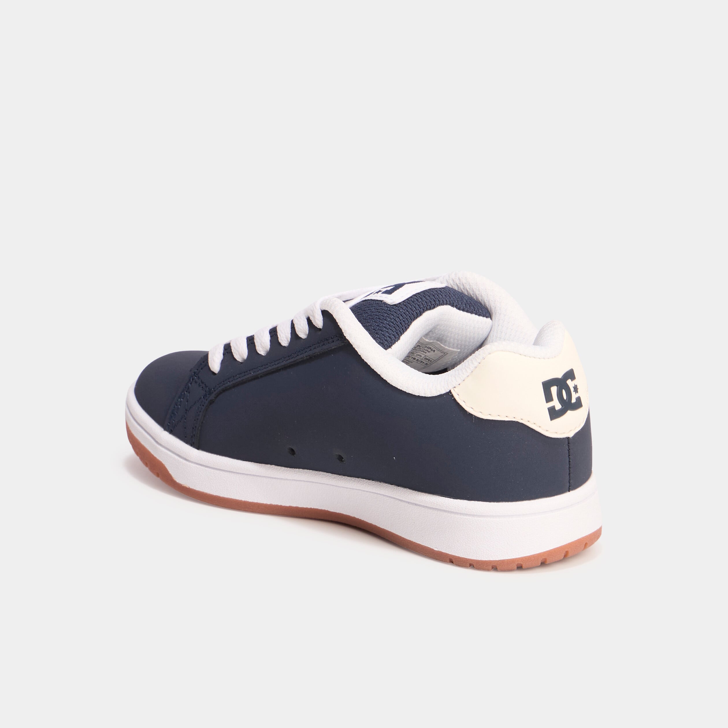 Tennis basses &agrave; lacets en cuir bleu marine gar&ccedil;on