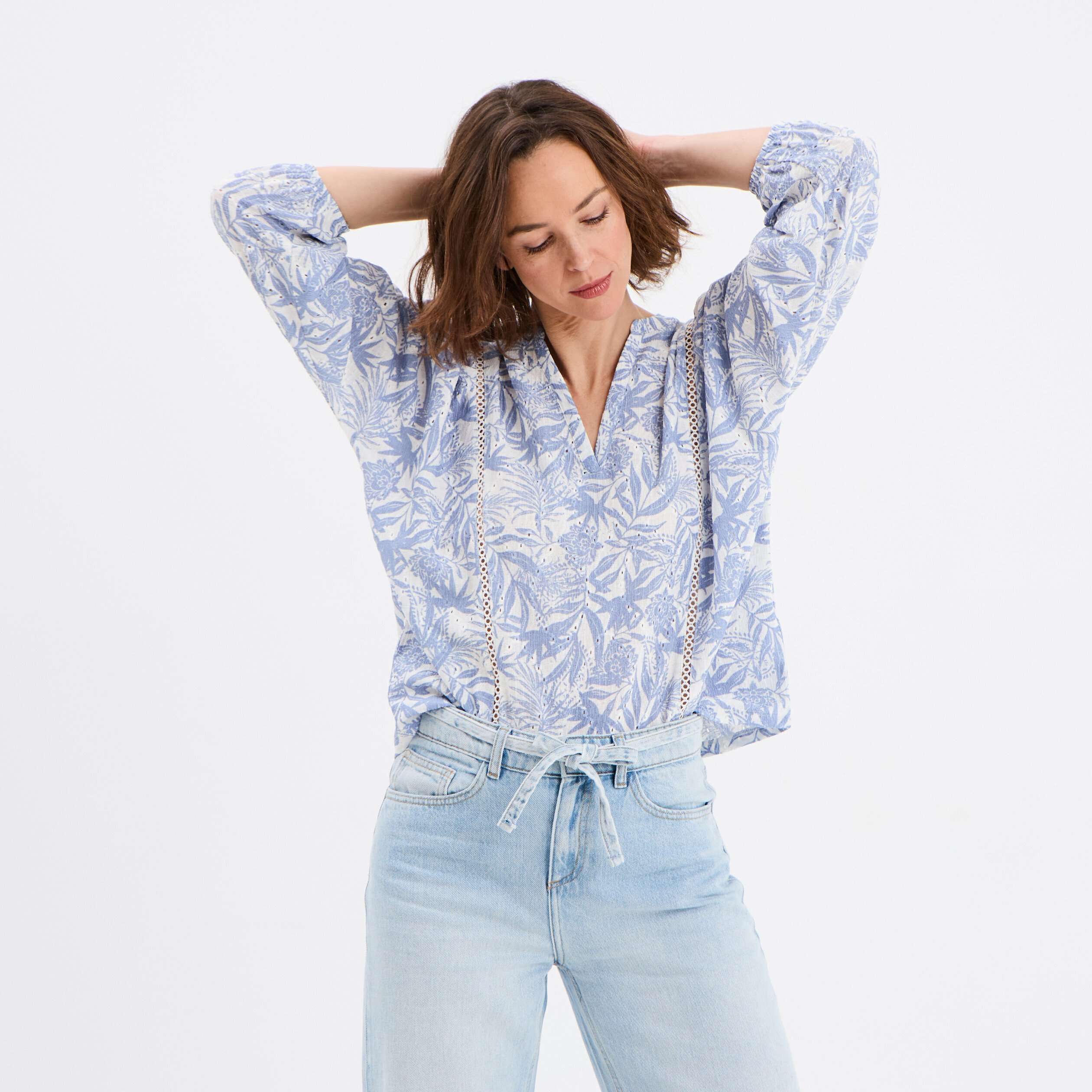 t shirt ajoure manches 34 col en v bleu lavande femme T-shirt ajouré manches 3/4 col en V bleu lavande femme
