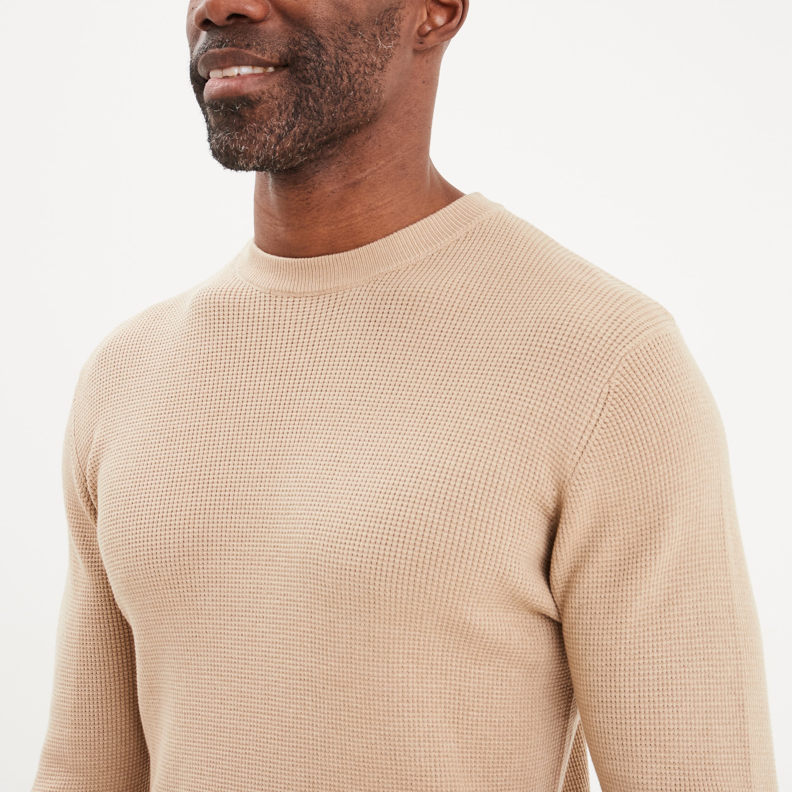 Pull en maille textur&eacute;e col rond beige homme